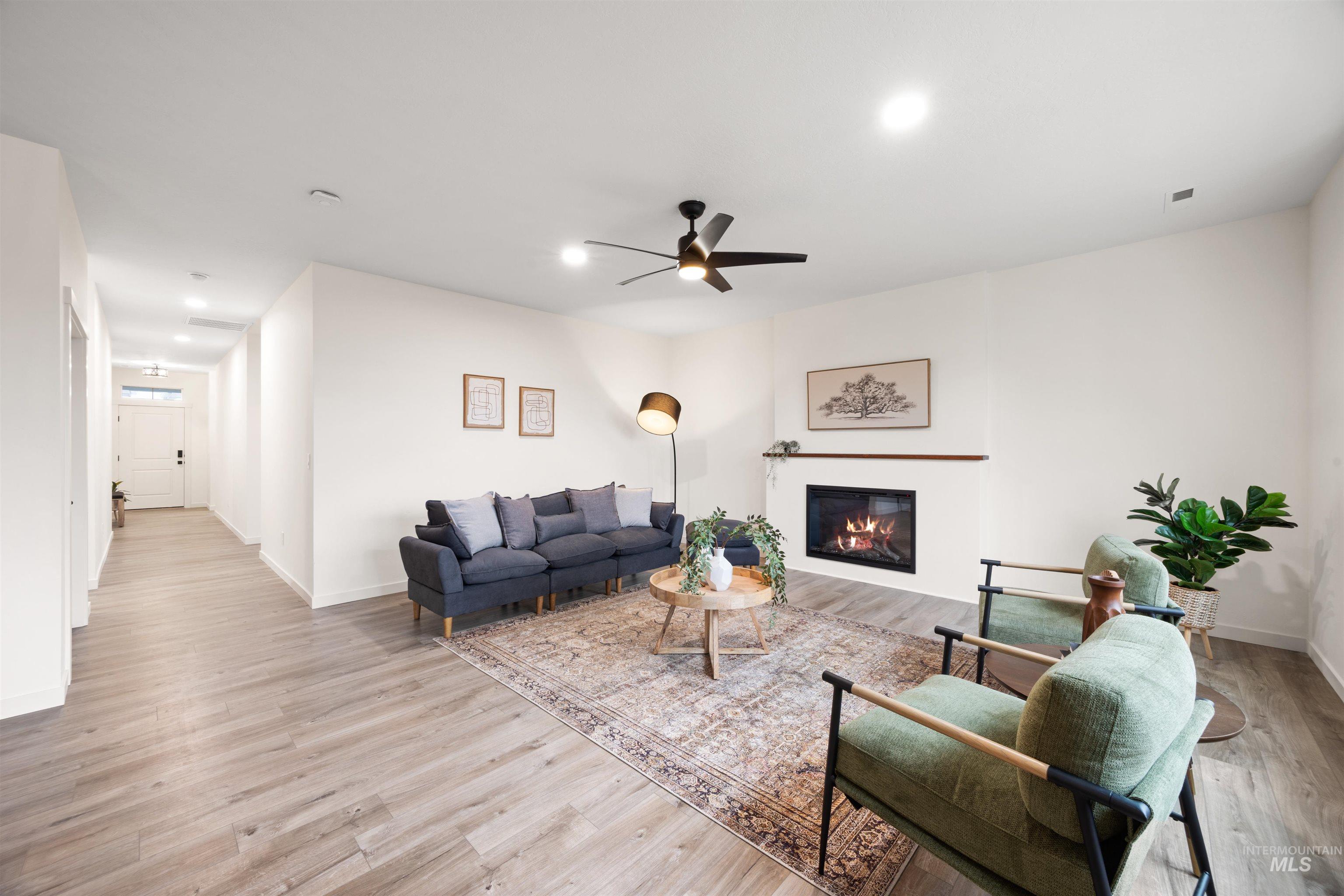 6864 W Corona Street, Boise, Idaho 83709, 4 Bedrooms, 2 Bathrooms, Residential For Sale, Price $589,900,MLS 98972400