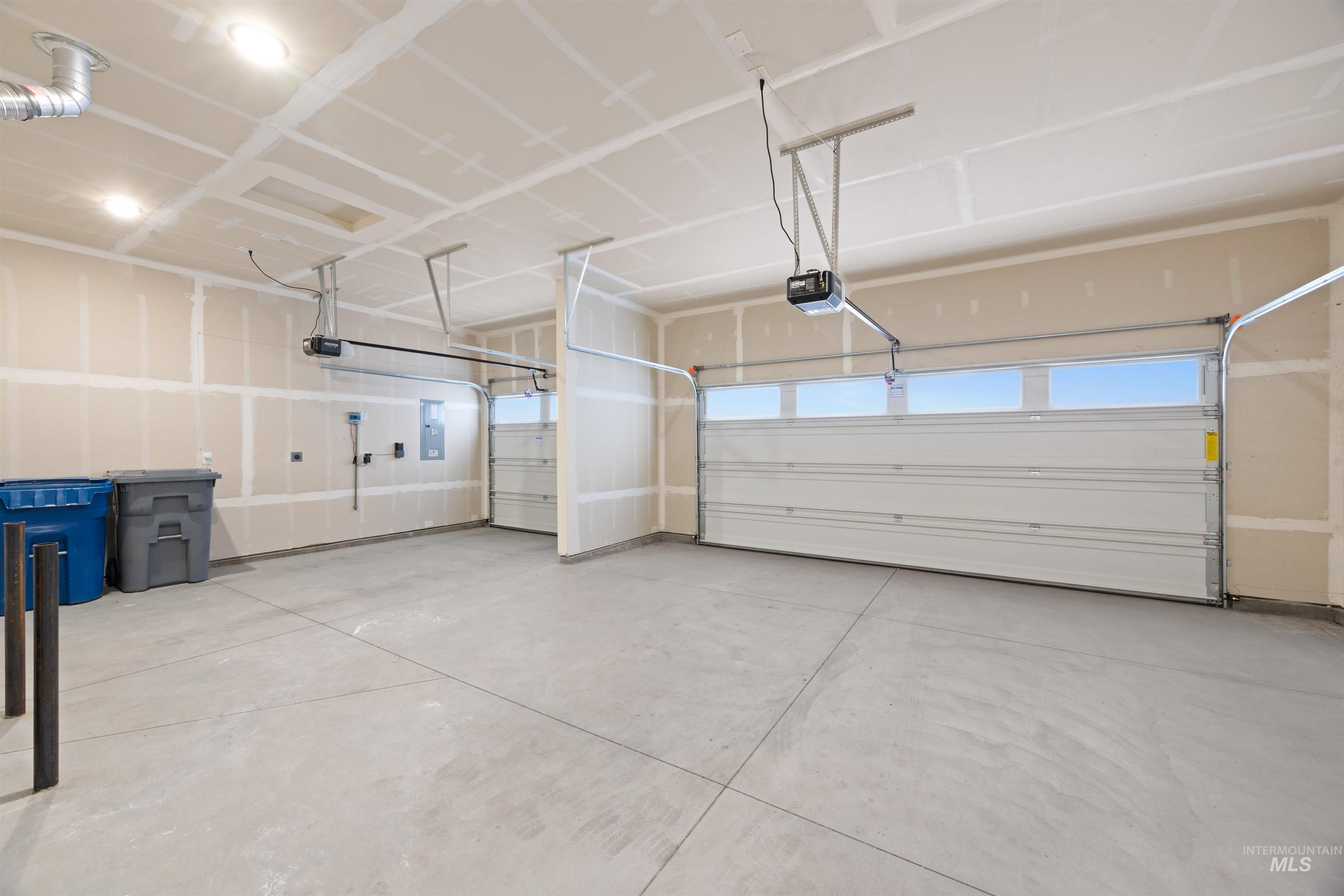 6864 W Corona Street, Boise, Idaho 83709, 4 Bedrooms, 2 Bathrooms, Residential For Sale, Price $575,000,MLS 98972400