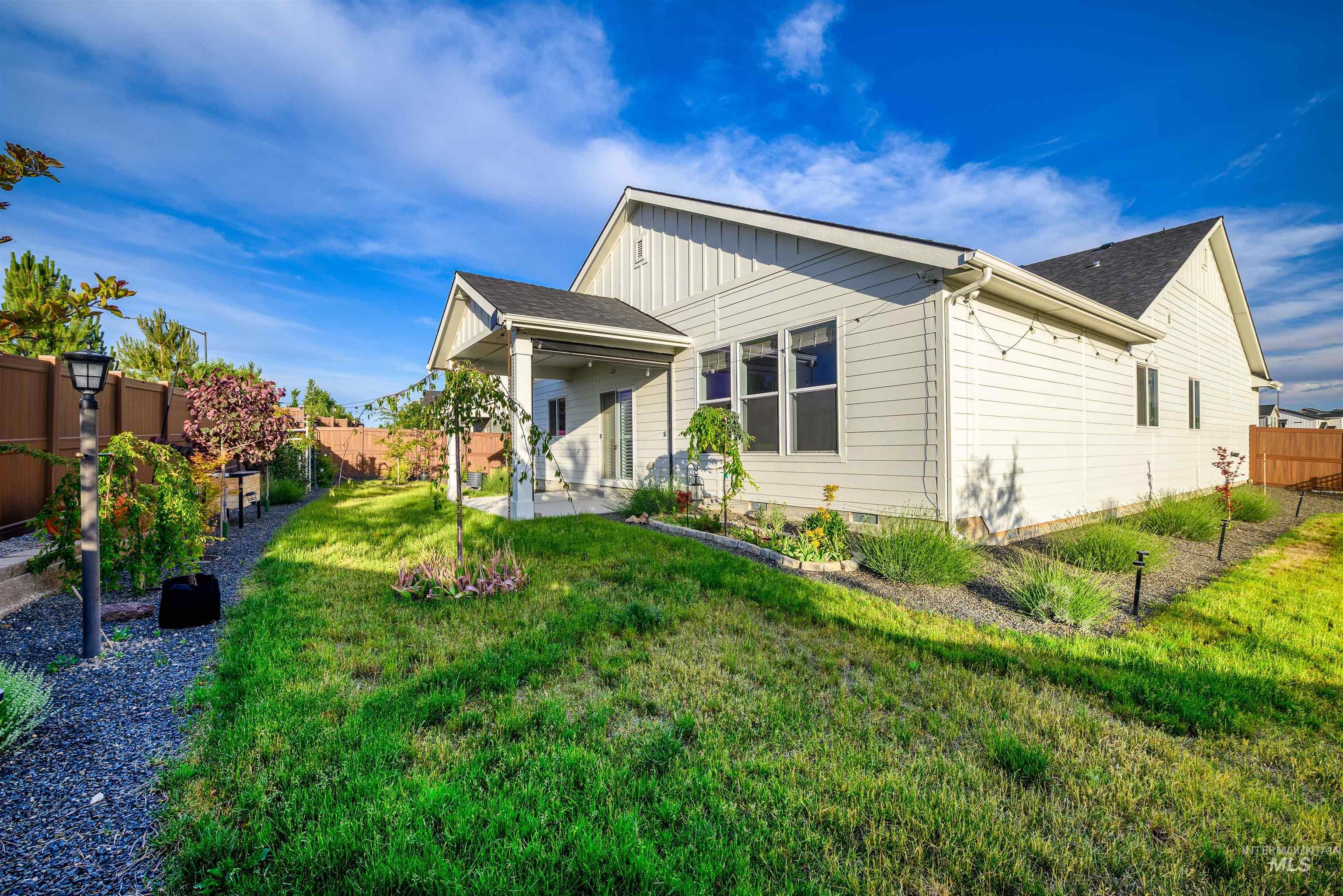 6864 W Corona Street, Boise, Idaho 83709, 4 Bedrooms, 2 Bathrooms, Residential For Sale, Price $575,000,MLS 98972400