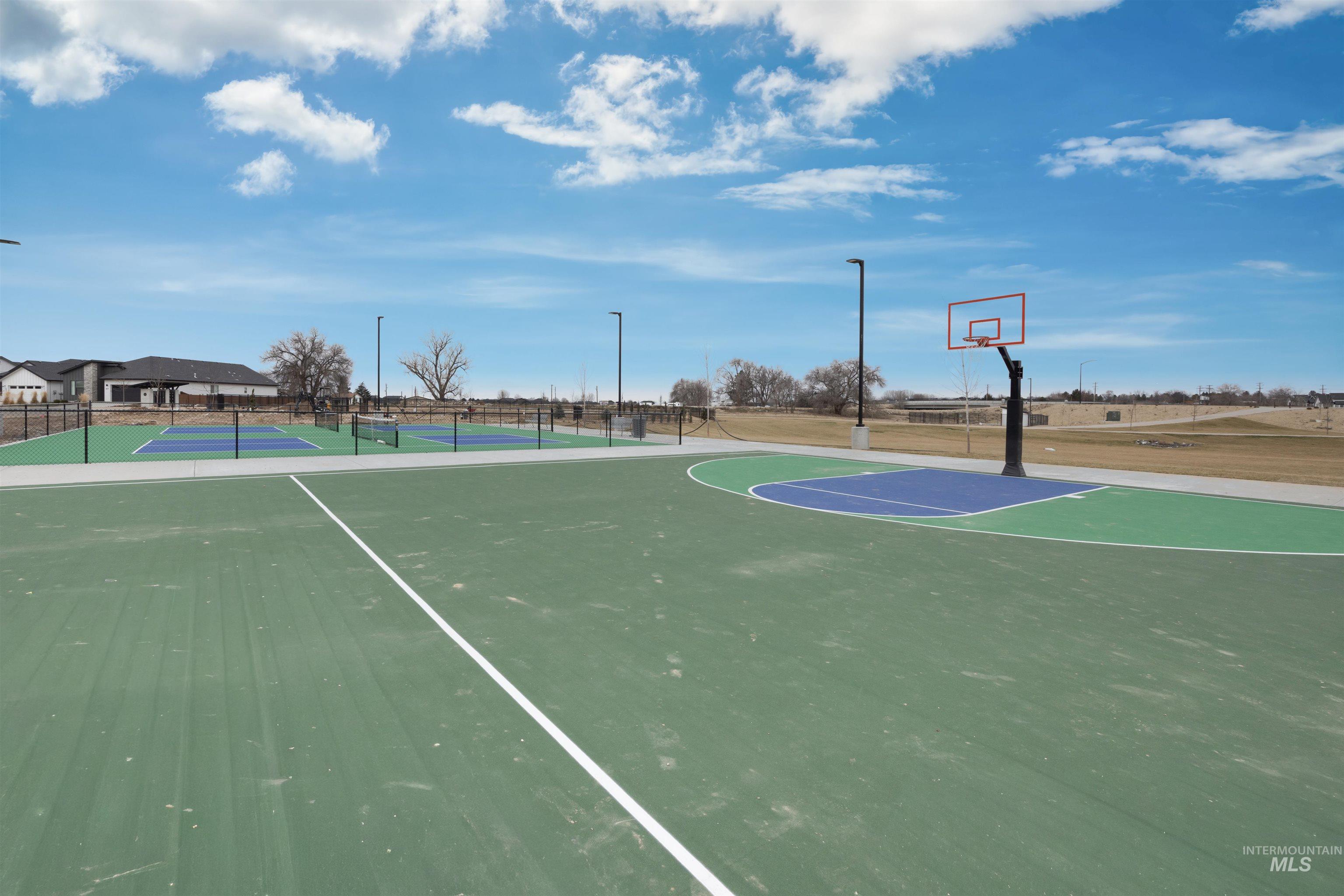 6864 W Corona Street, Boise, Idaho 83709, 4 Bedrooms, 2 Bathrooms, Residential For Sale, Price $589,900,MLS 98972400