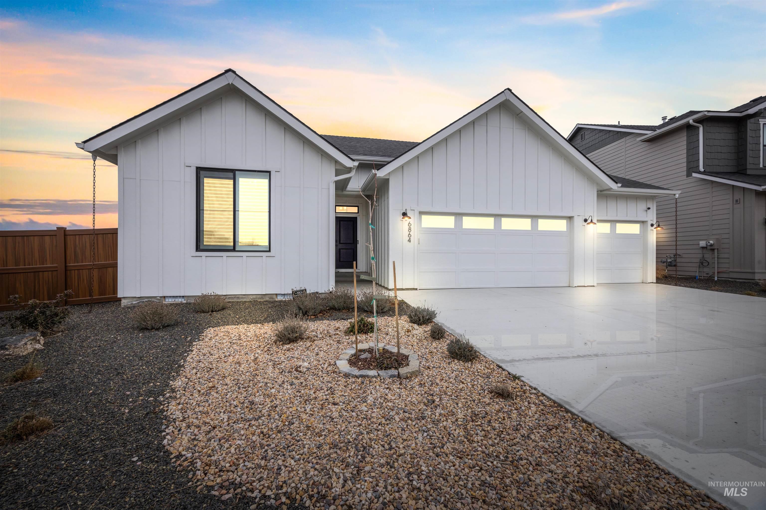 6864 W Corona Street, Boise, Idaho 83709, 4 Bedrooms, 2 Bathrooms, Residential For Sale, Price $589,900,MLS 98972400