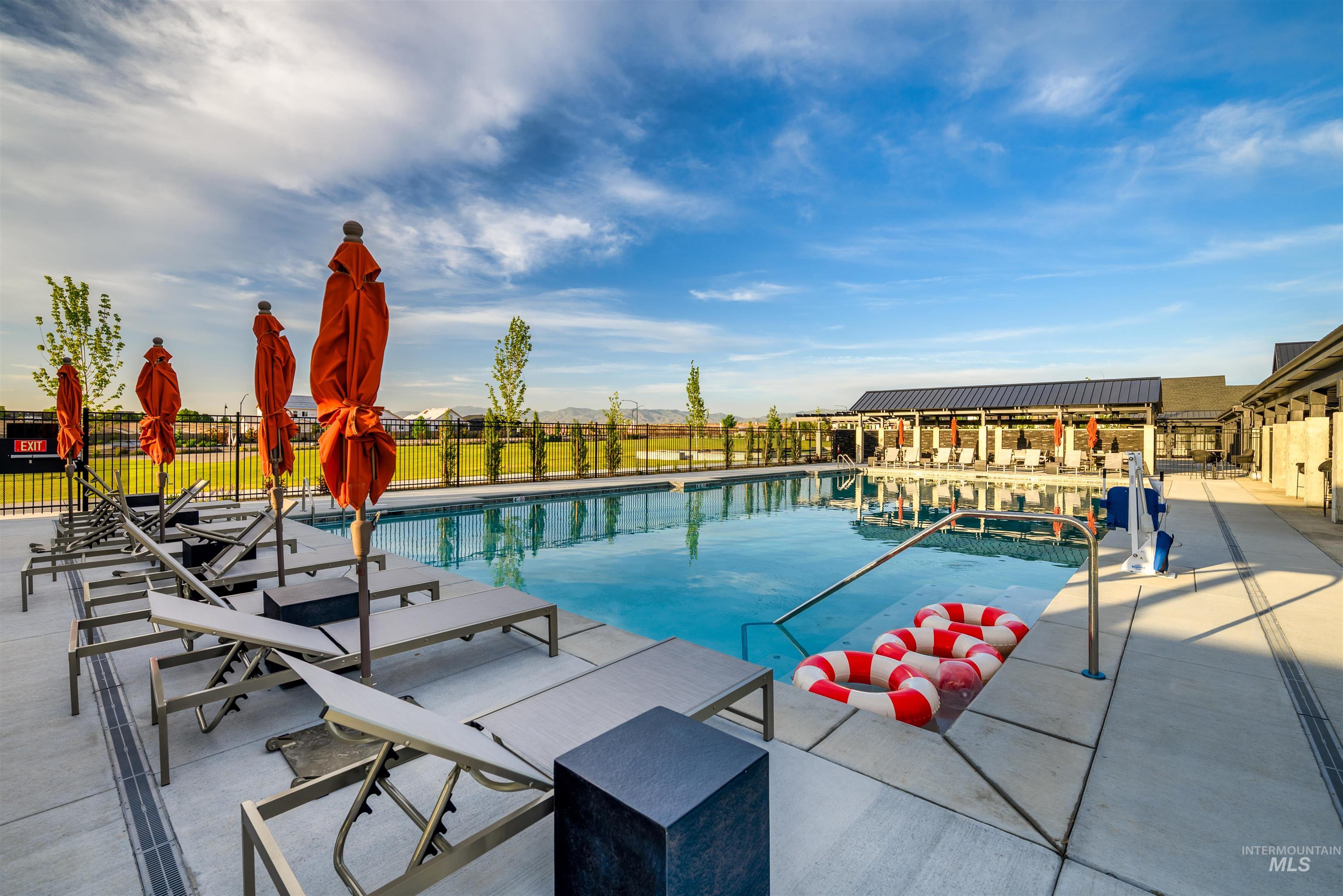 6864 W Corona Street, Boise, Idaho 83709, 4 Bedrooms, 2 Bathrooms, Residential For Sale, Price $575,000,MLS 98972400
