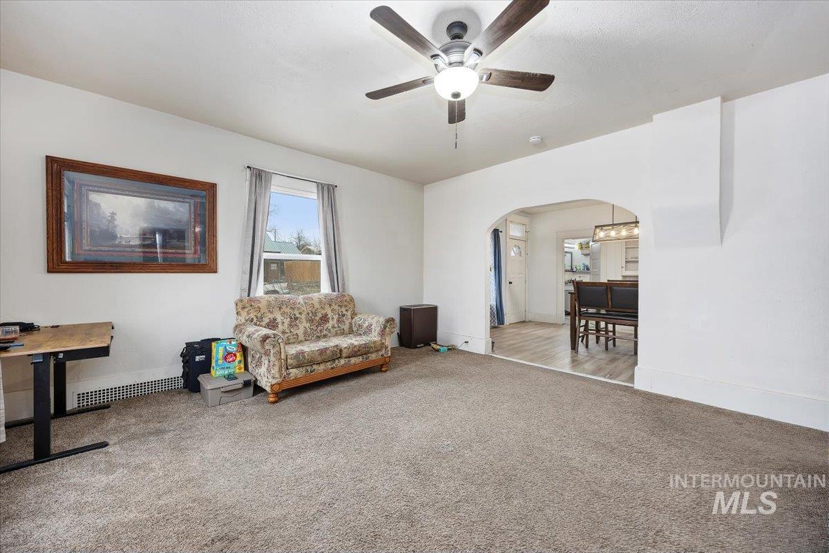 410 N Logan, Glenns Ferry, Idaho 83623, 5 Bedrooms, 2.5 Bathrooms, Residential For Sale, Price $299,999,MLS 98972401