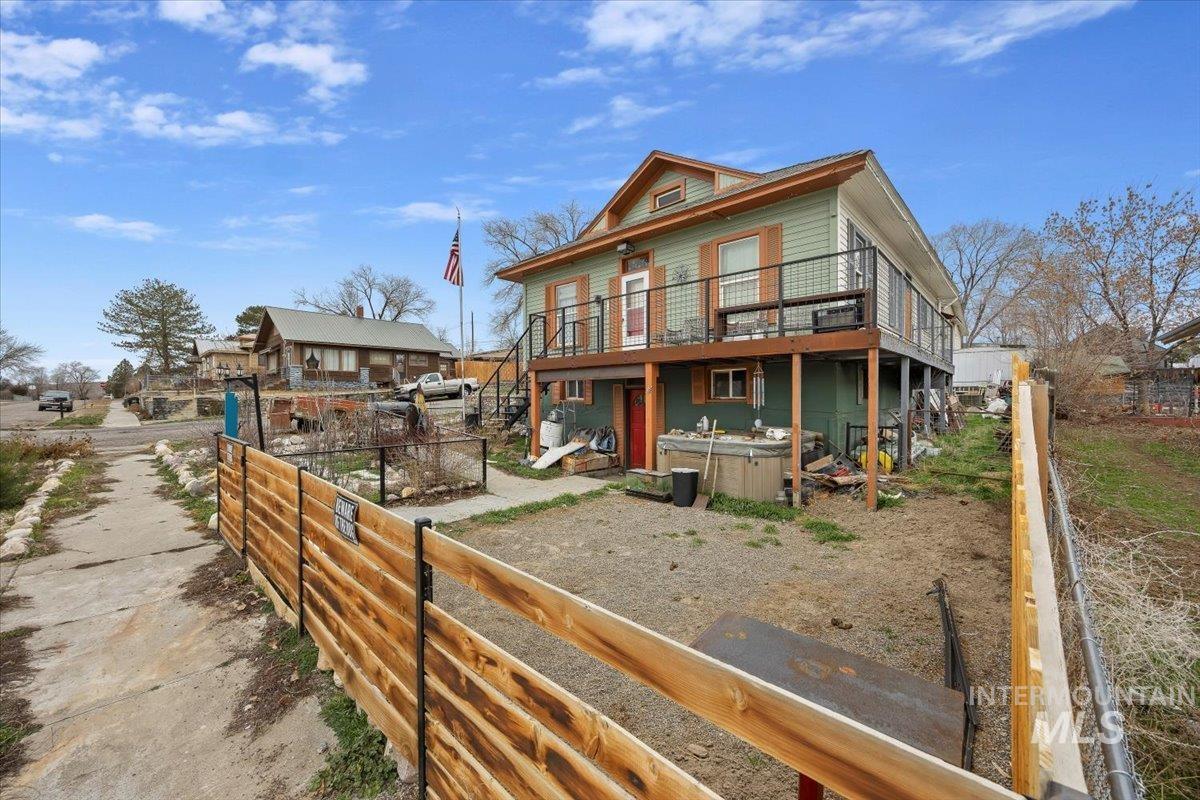 410 N Logan, Glenns Ferry, Idaho 83623, 5 Bedrooms, 2.5 Bathrooms, Residential For Sale, Price $299,999,MLS 98972401