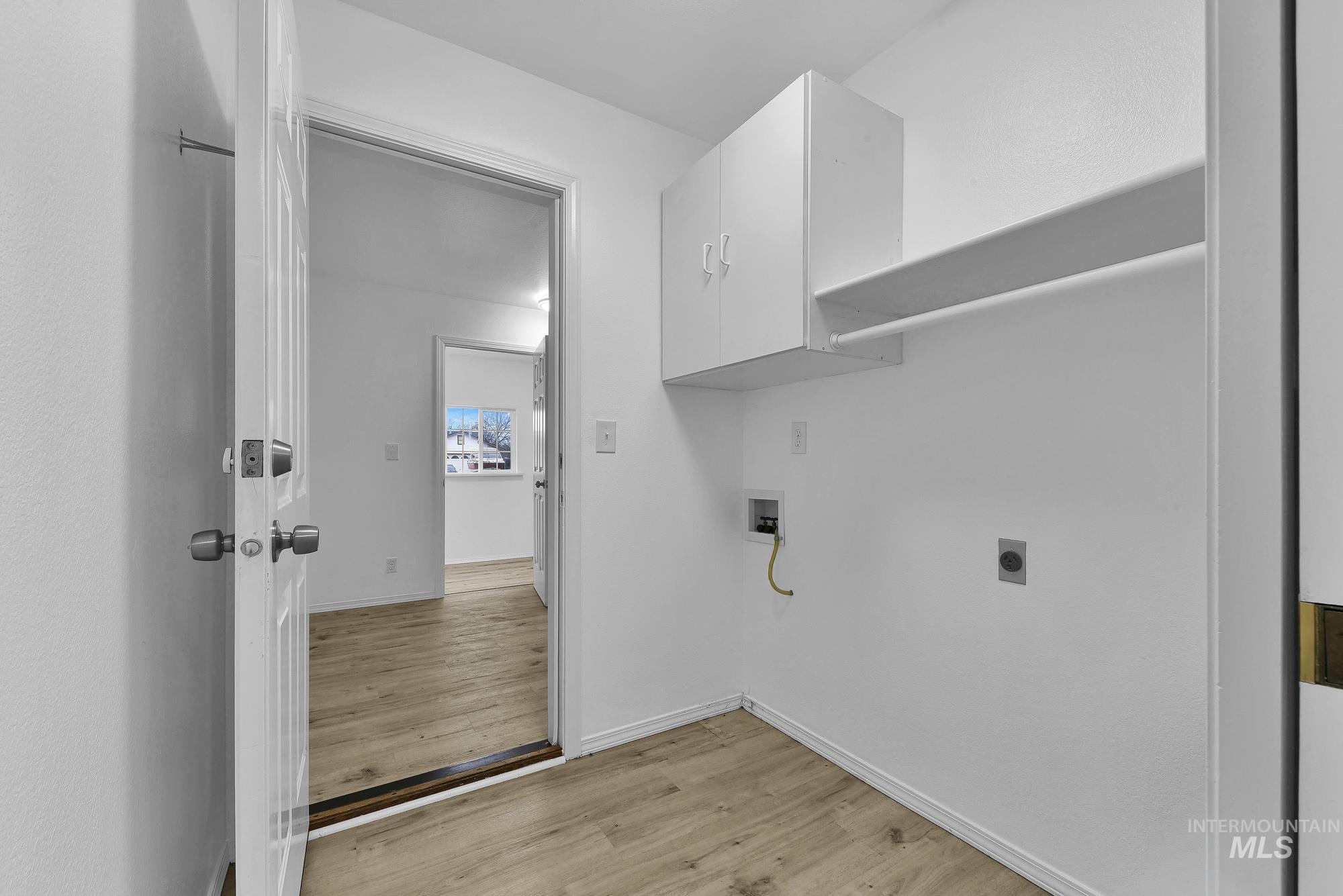 10838 W Tidewater Ct, Boise, Idaho 83713, 4 Bedrooms, 2 Bathrooms, Residential For Sale, Price $489,000,MLS 98972402