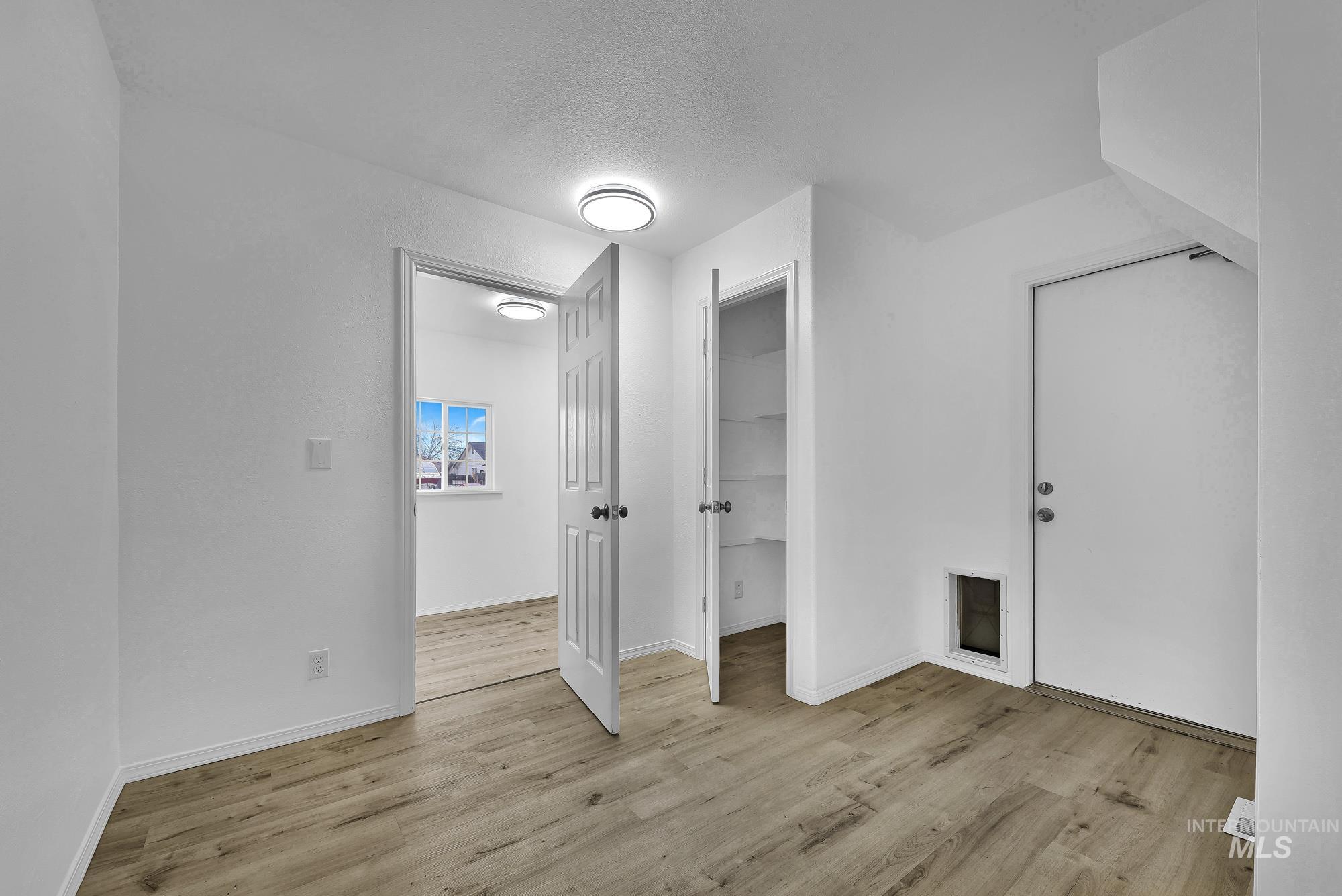 10838 W Tidewater Ct, Boise, Idaho 83713, 4 Bedrooms, 2 Bathrooms, Residential For Sale, Price $489,000,MLS 98972402