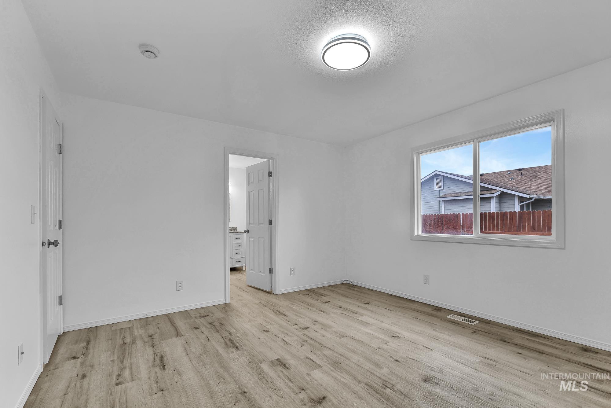 10838 W Tidewater Ct, Boise, Idaho 83713, 4 Bedrooms, 2 Bathrooms, Residential For Sale, Price $489,000,MLS 98972402