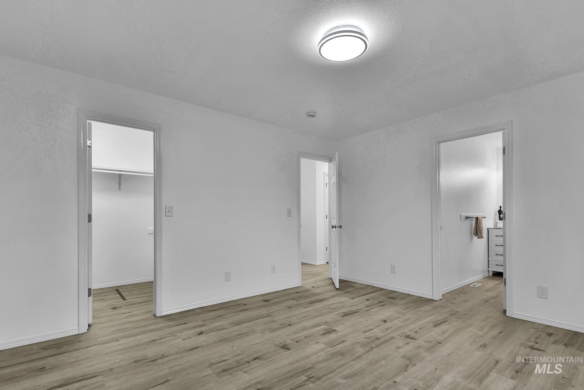 10838 W Tidewater Ct, Boise, Idaho 83713, 4 Bedrooms, 2 Bathrooms, Residential For Sale, Price $489,000,MLS 98972402