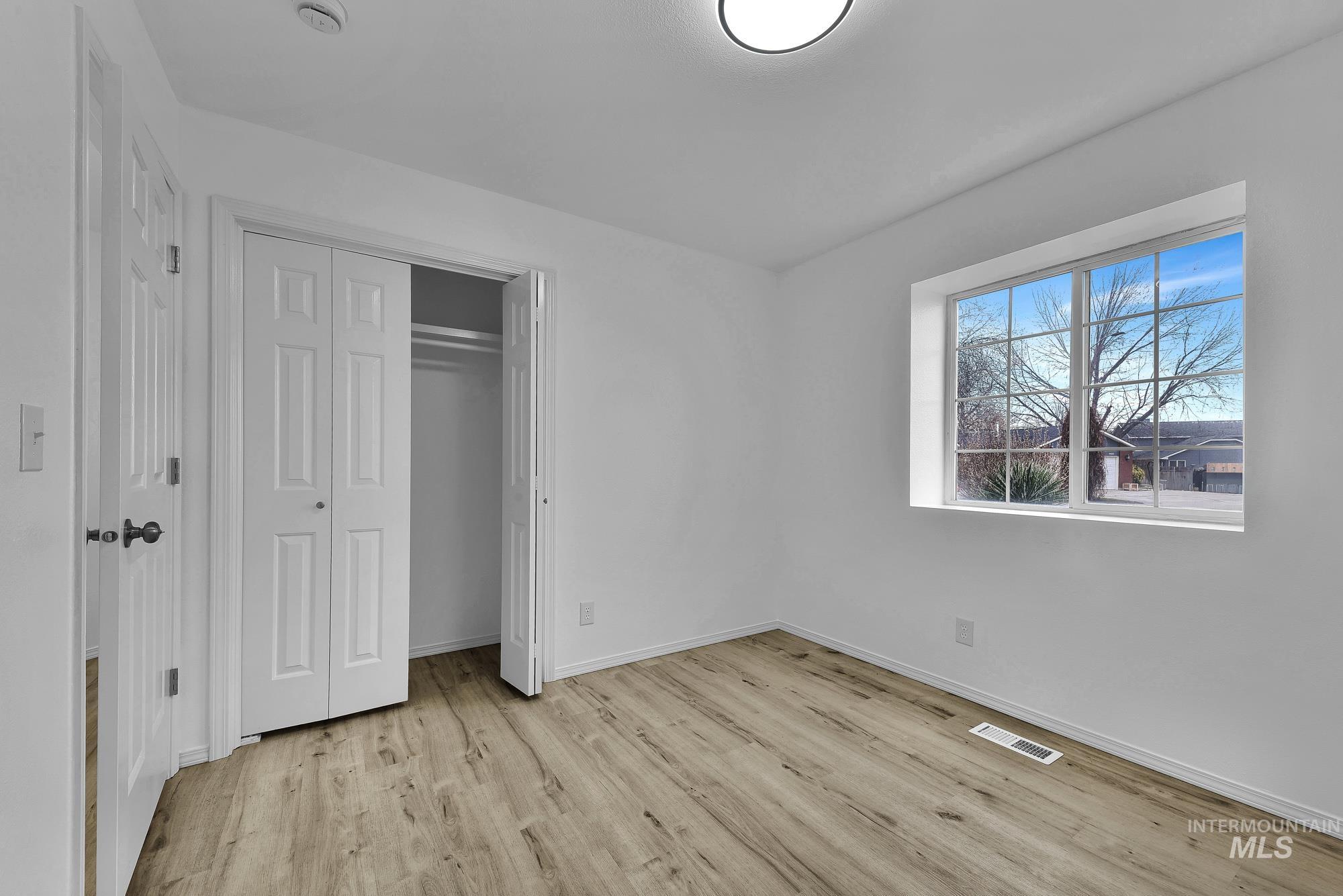 10838 W Tidewater Ct, Boise, Idaho 83713, 4 Bedrooms, 2 Bathrooms, Residential For Sale, Price $489,000,MLS 98972402