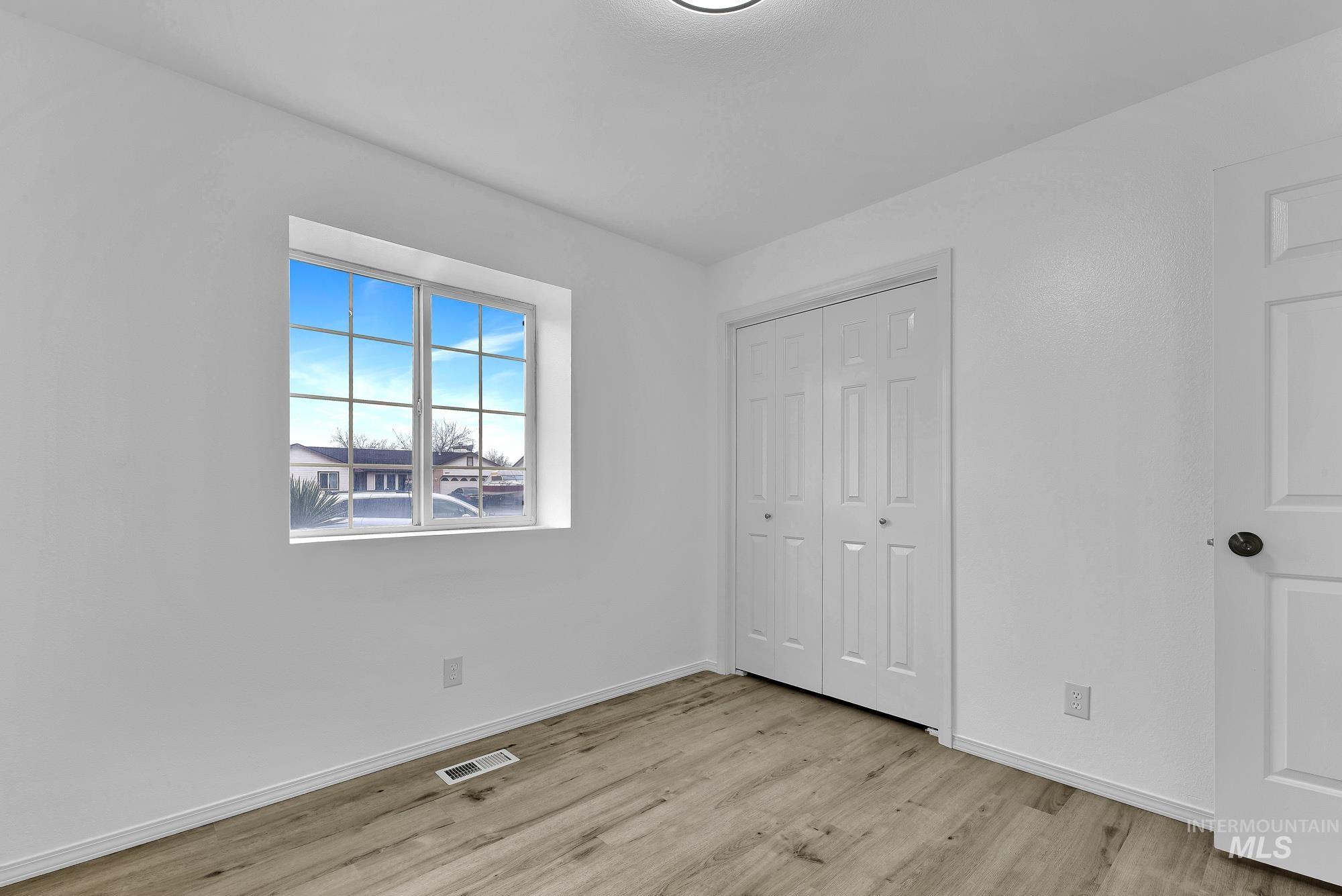 10838 W Tidewater Ct, Boise, Idaho 83713, 4 Bedrooms, 2 Bathrooms, Residential For Sale, Price $489,000,MLS 98972402