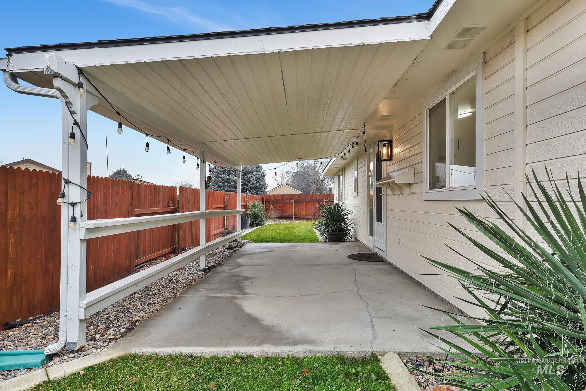 10838 W Tidewater Ct, Boise, Idaho 83713, 4 Bedrooms, 2 Bathrooms, Residential For Sale, Price $489,000,MLS 98972402