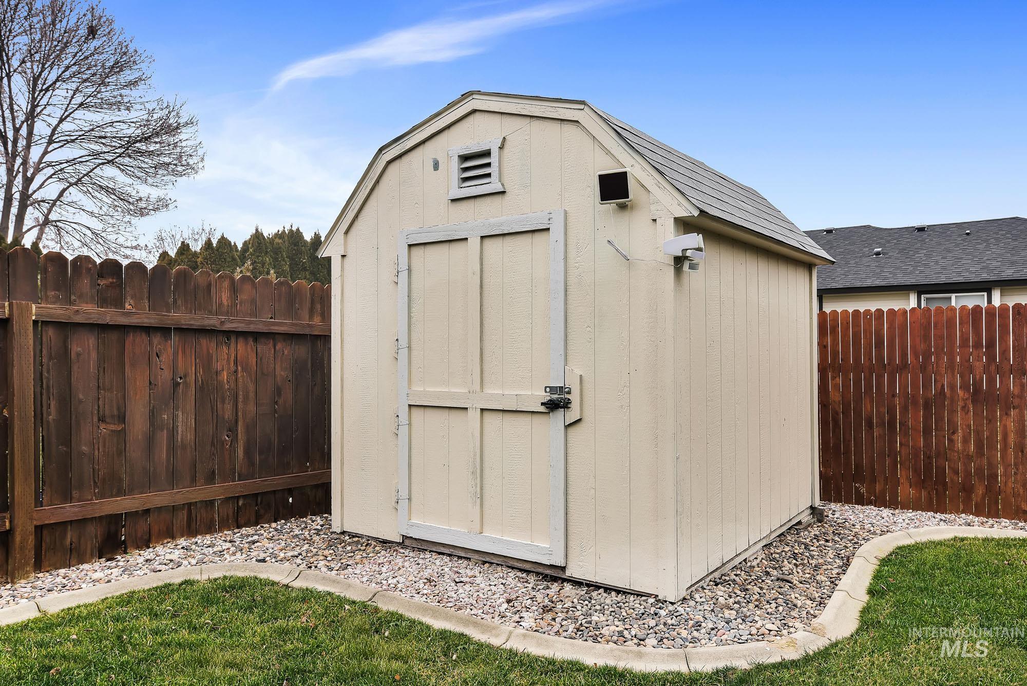 10838 W Tidewater Ct, Boise, Idaho 83713, 4 Bedrooms, 2 Bathrooms, Residential For Sale, Price $489,000,MLS 98972402