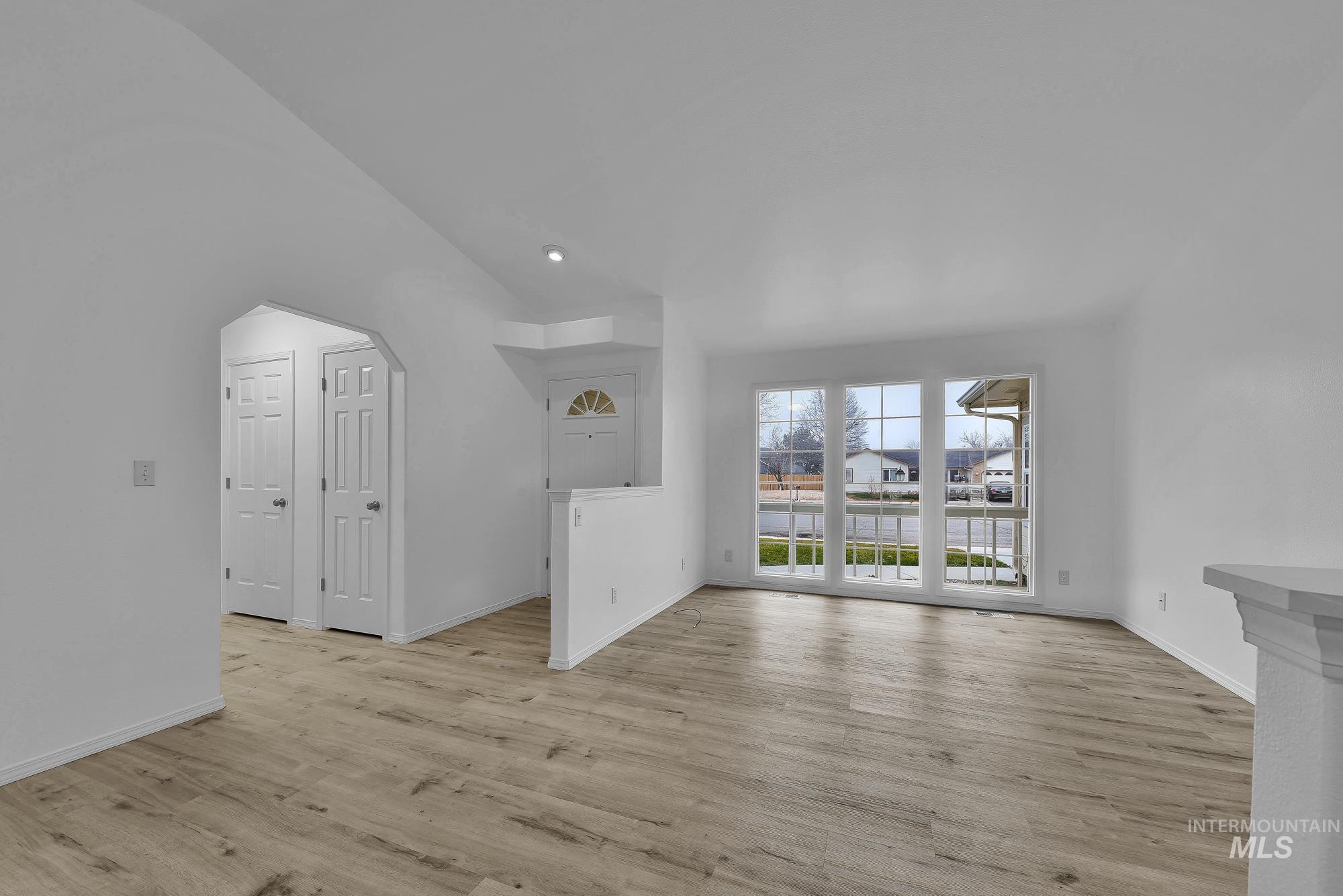 10838 W Tidewater Ct, Boise, Idaho 83713, 4 Bedrooms, 2 Bathrooms, Residential For Sale, Price $489,000,MLS 98972402