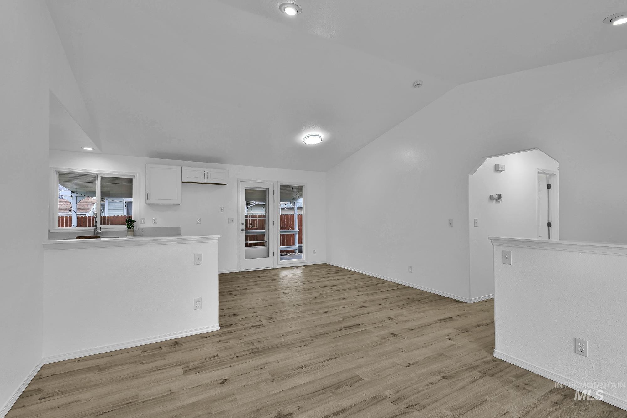 10838 W Tidewater Ct, Boise, Idaho 83713, 4 Bedrooms, 2 Bathrooms, Residential For Sale, Price $489,000,MLS 98972402