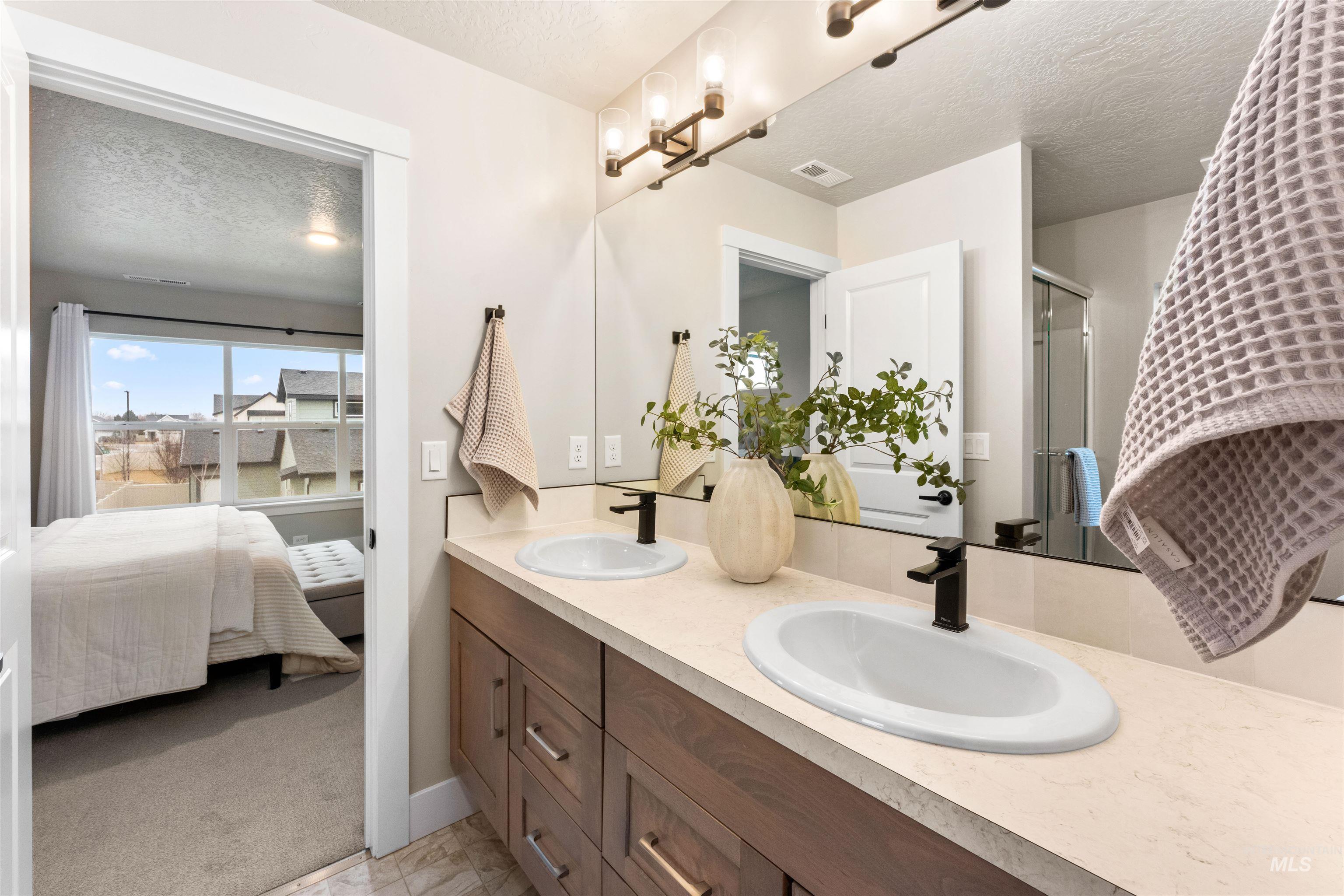 1415 W Tiger Eye St, Kuna, Idaho 83634, 4 Bedrooms, 2.5 Bathrooms, Residential For Sale, Price $549,900,MLS 98972403