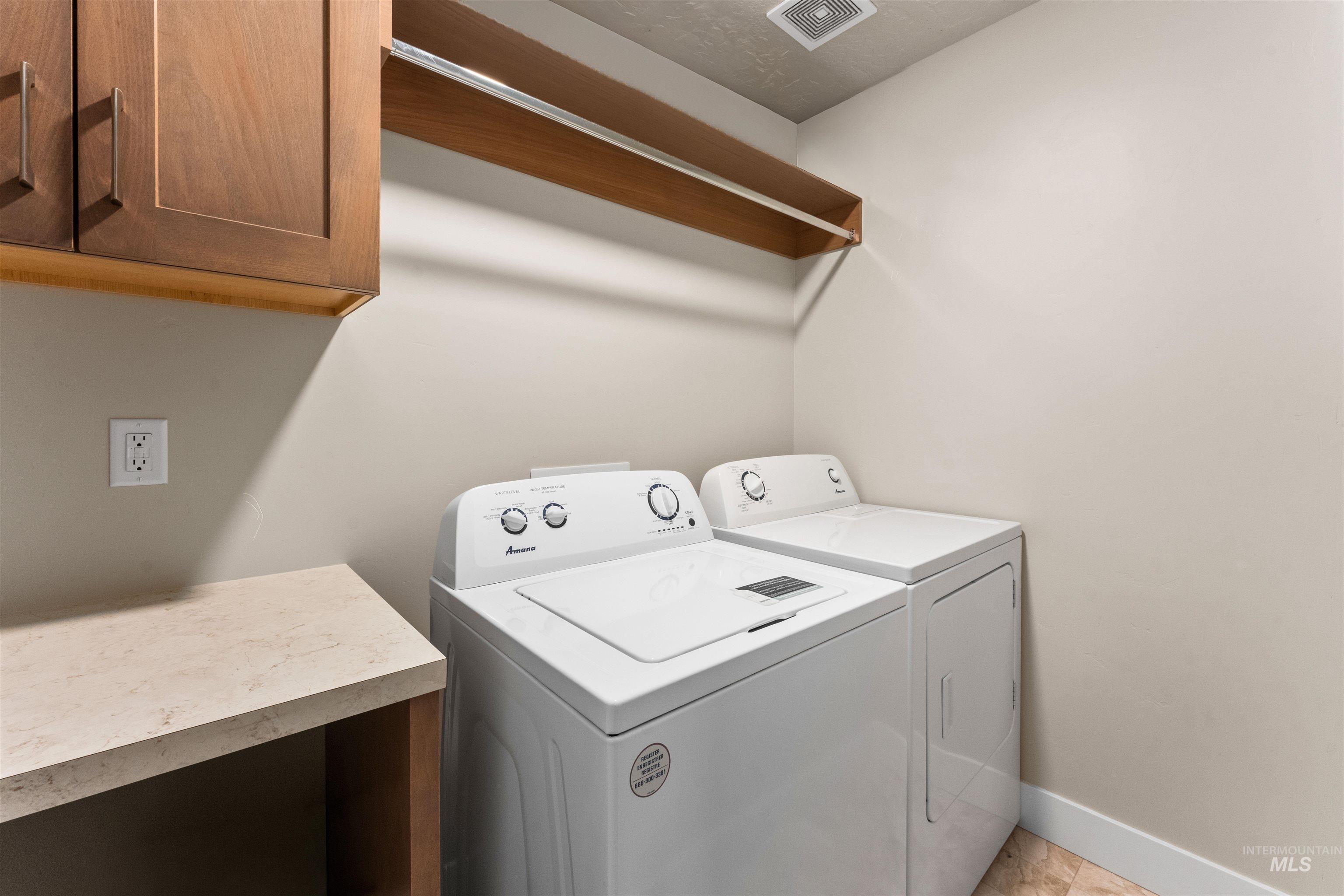 1415 W Tiger Eye St, Kuna, Idaho 83634, 4 Bedrooms, 2.5 Bathrooms, Residential For Sale, Price $549,900,MLS 98972403