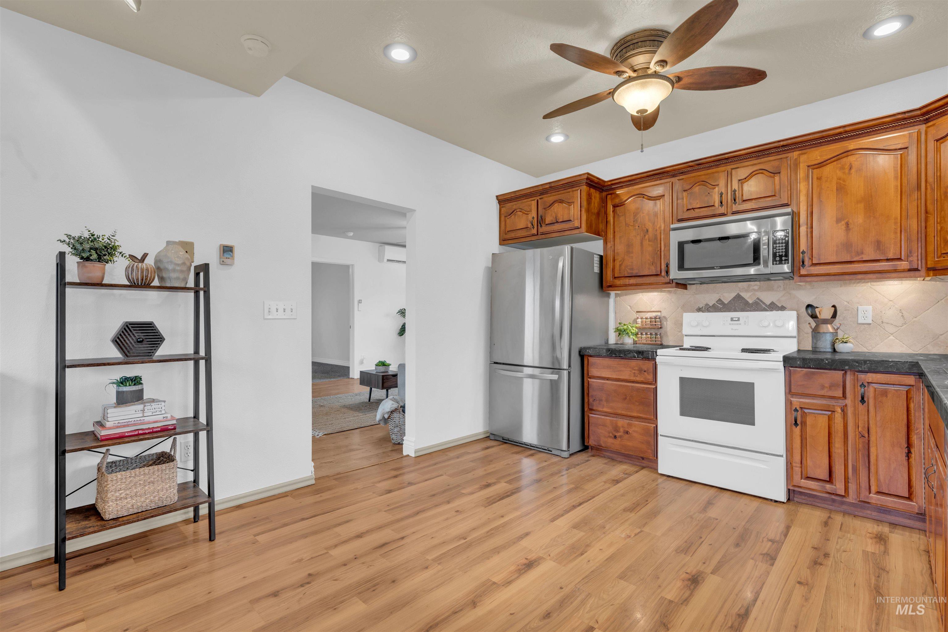 120 S Locust Street, Nampa, Idaho 83686, 3 Bedrooms, 1 Bathroom, Residential For Sale, Price $315,000,MLS 98972404