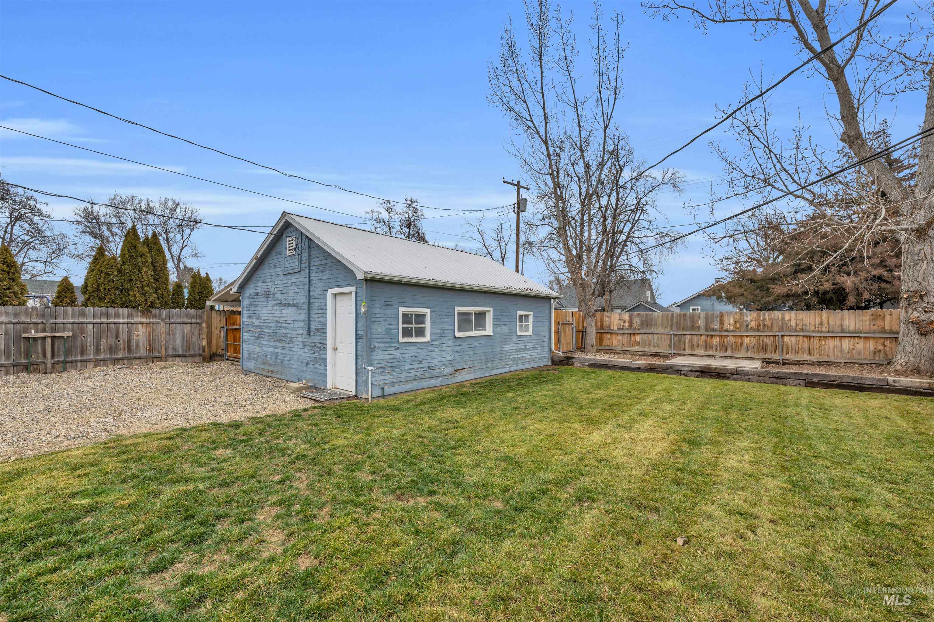 120 S Locust Street, Nampa, Idaho 83686, 3 Bedrooms, 1 Bathroom, Residential For Sale, Price $315,000,MLS 98972404