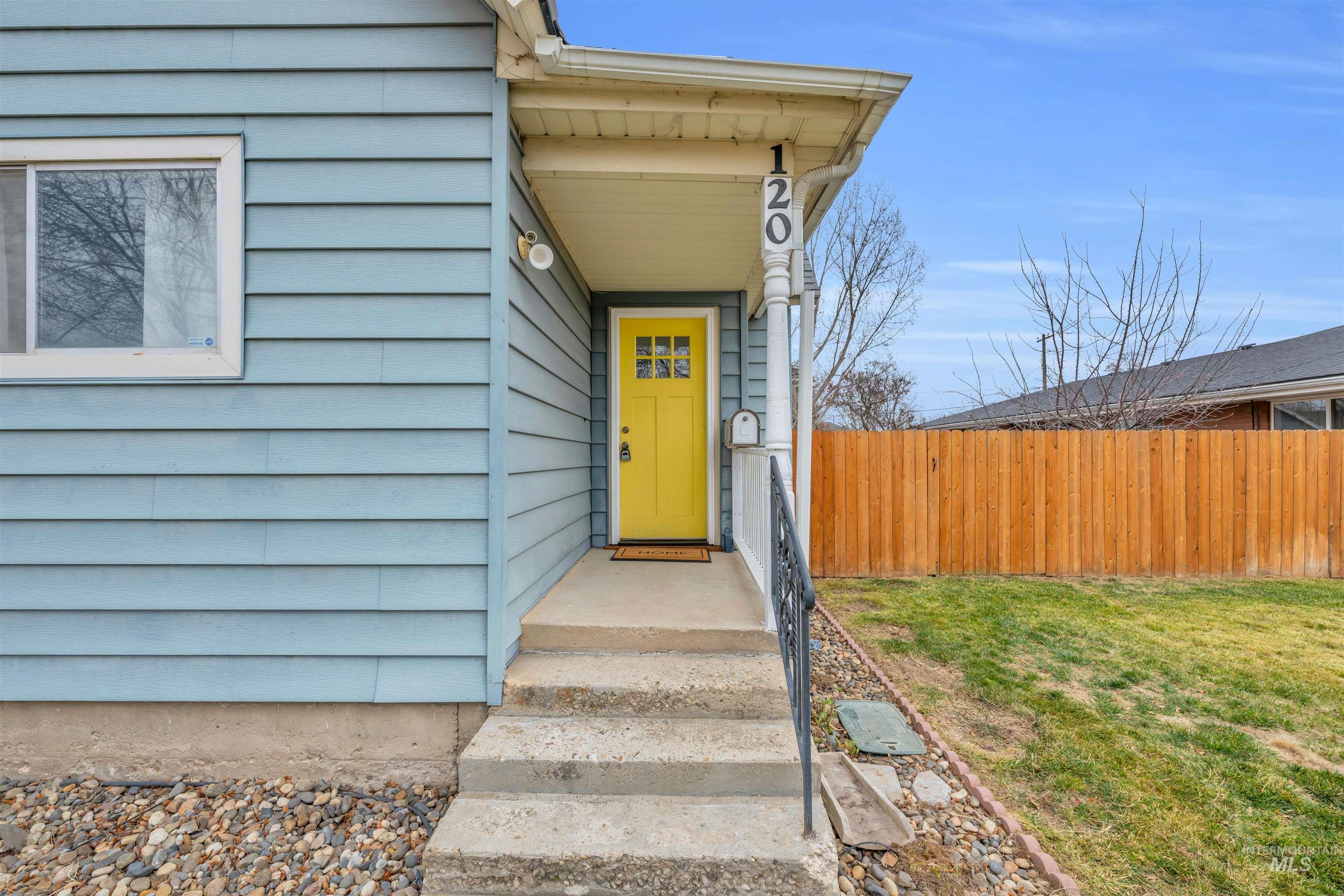 120 S Locust Street, Nampa, Idaho 83686, 3 Bedrooms, 1 Bathroom, Residential For Sale, Price $315,000,MLS 98972404