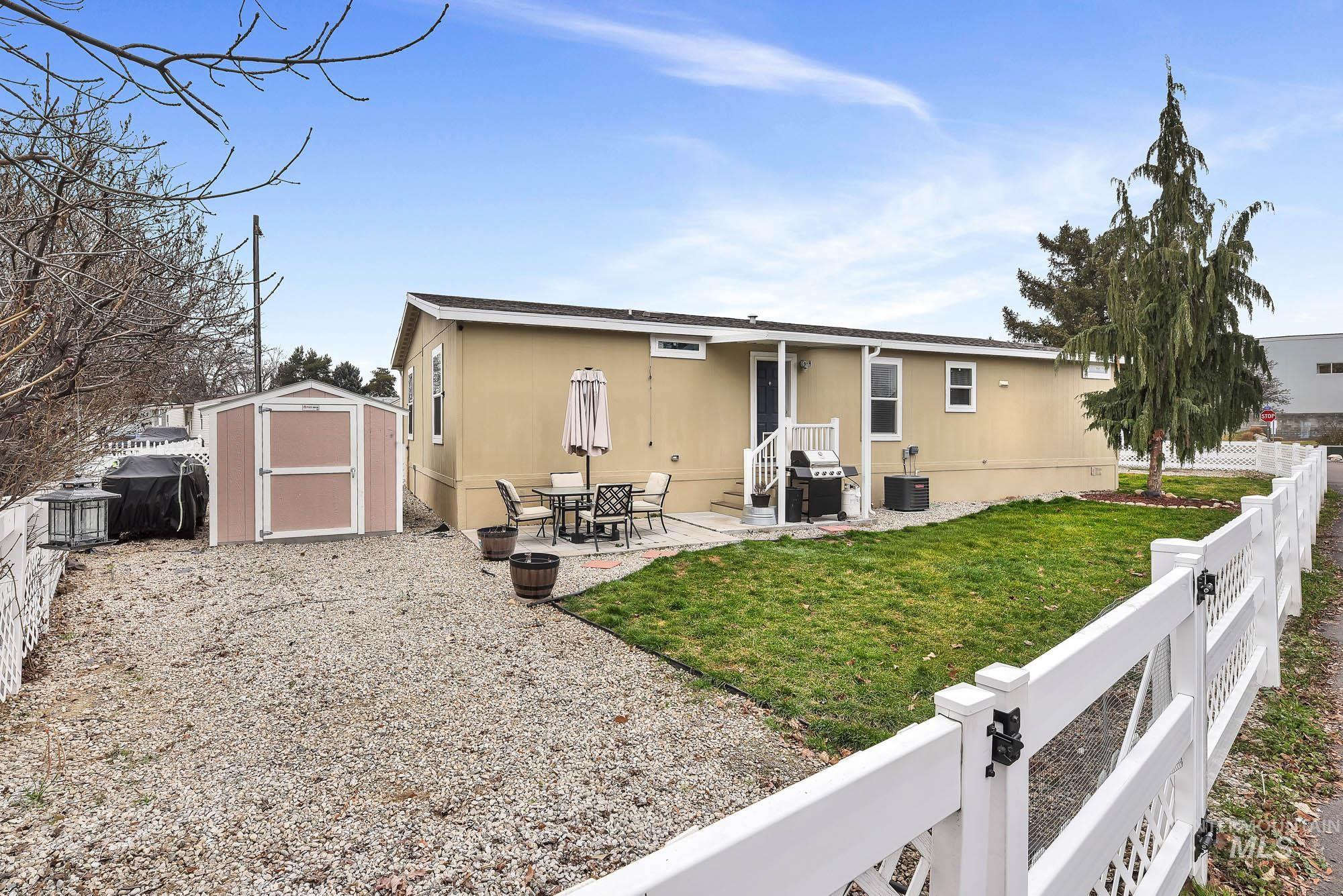 8483 W Irving Ln, Boise, Idaho 83704, 4 Bedrooms, 2 Bathrooms, Residential For Sale, Price $175,000,MLS 98972405