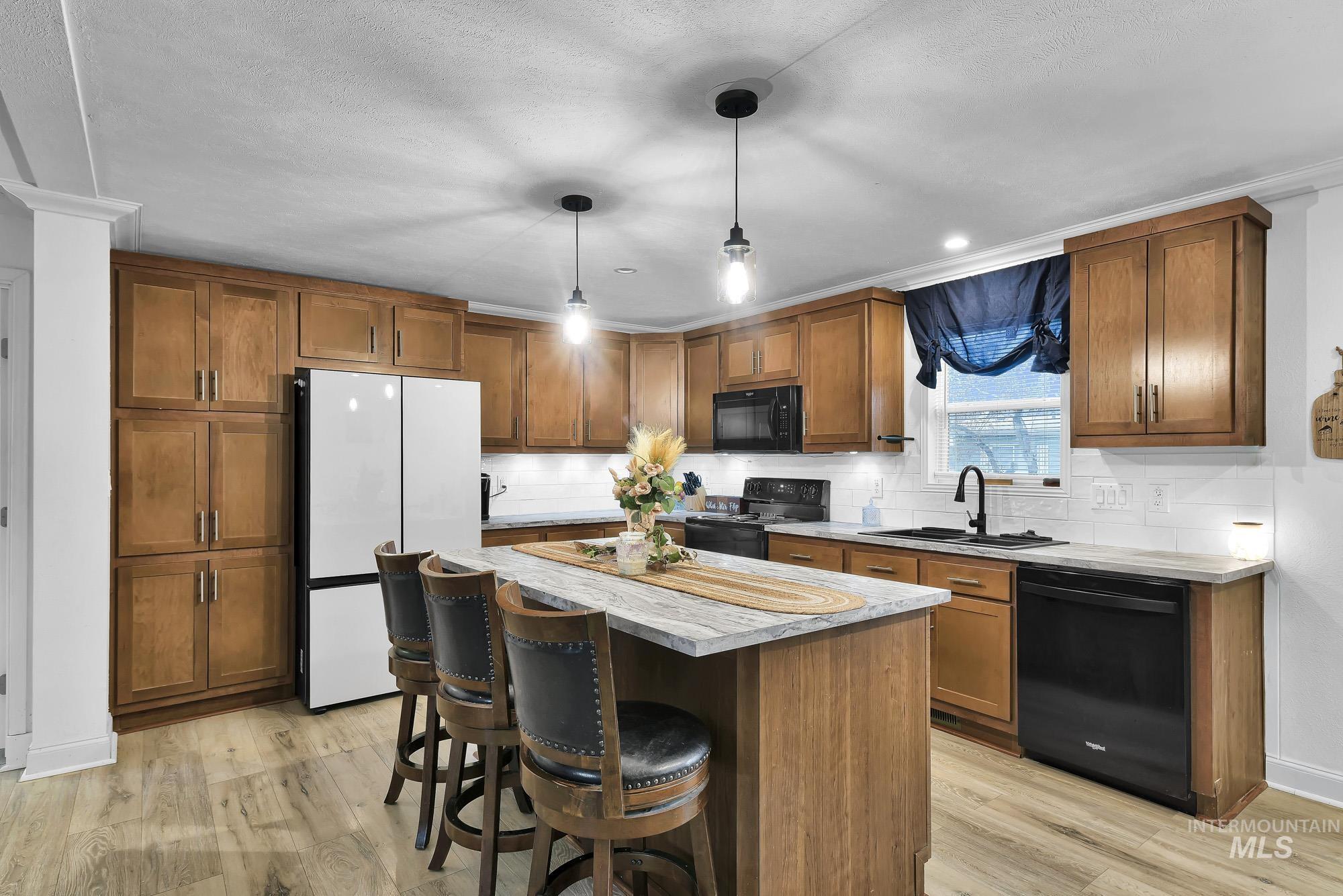 8483 W Irving Ln, Boise, Idaho 83704, 4 Bedrooms, 2 Bathrooms, Residential For Sale, Price $165,000,MLS 98972405