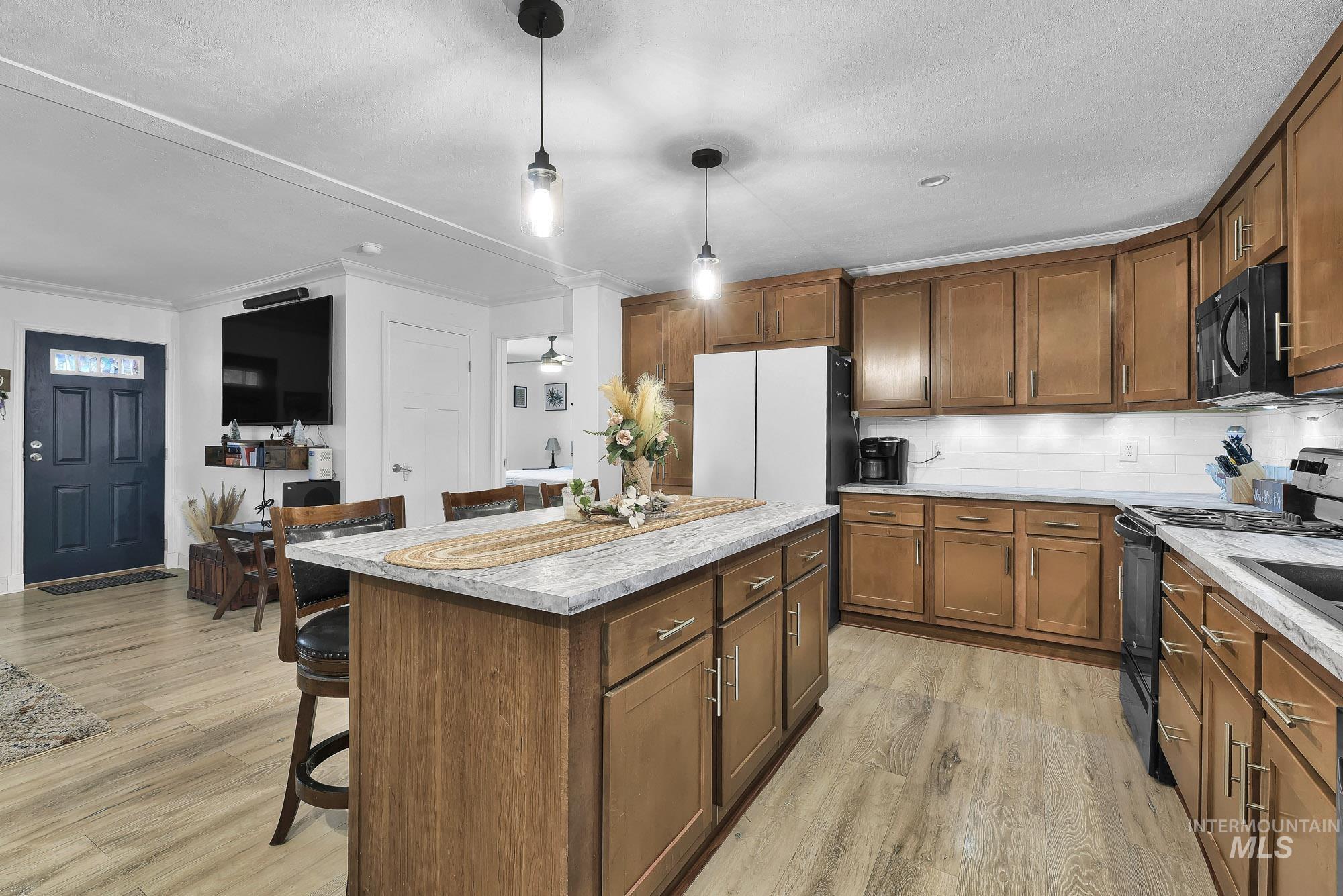 8483 W Irving Ln, Boise, Idaho 83704, 4 Bedrooms, 2 Bathrooms, Residential For Sale, Price $165,000,MLS 98972405