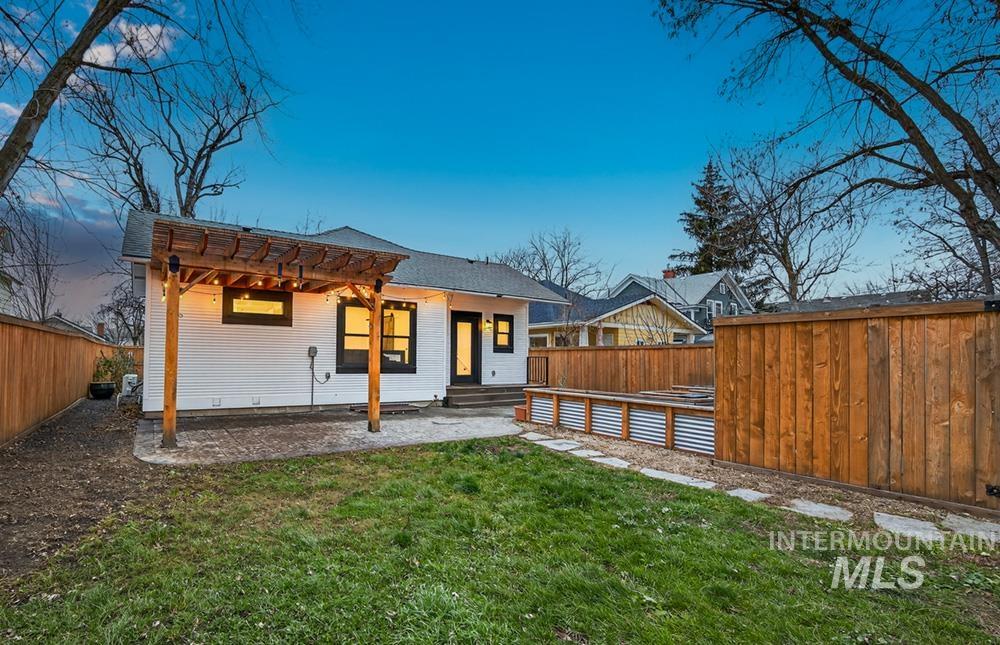 1806 W Washington St, Boise, Idaho 83702, 3 Bedrooms, 3 Bathrooms, Residential For Sale, Price $965,000,MLS 98972409