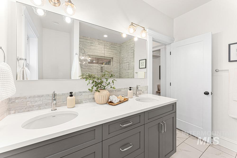 1806 W Washington St, Boise, Idaho 83702, 3 Bedrooms, 3 Bathrooms, Residential For Sale, Price $965,000,MLS 98972409