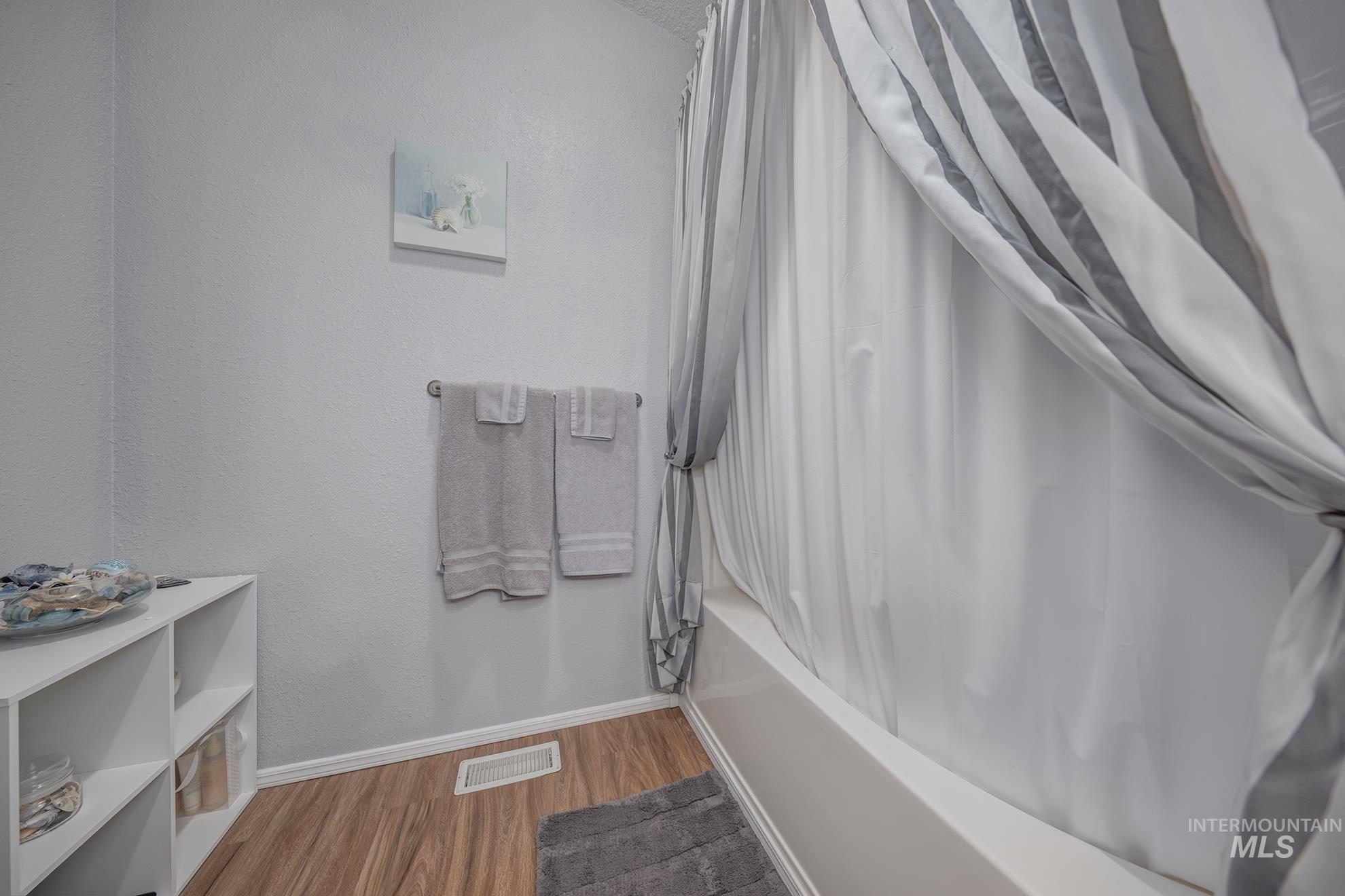 2750 Alden, Fruitland, Idaho 83619, 3 Bedrooms, 2 Bathrooms, Residential For Sale, Price $275,000,MLS 98972411