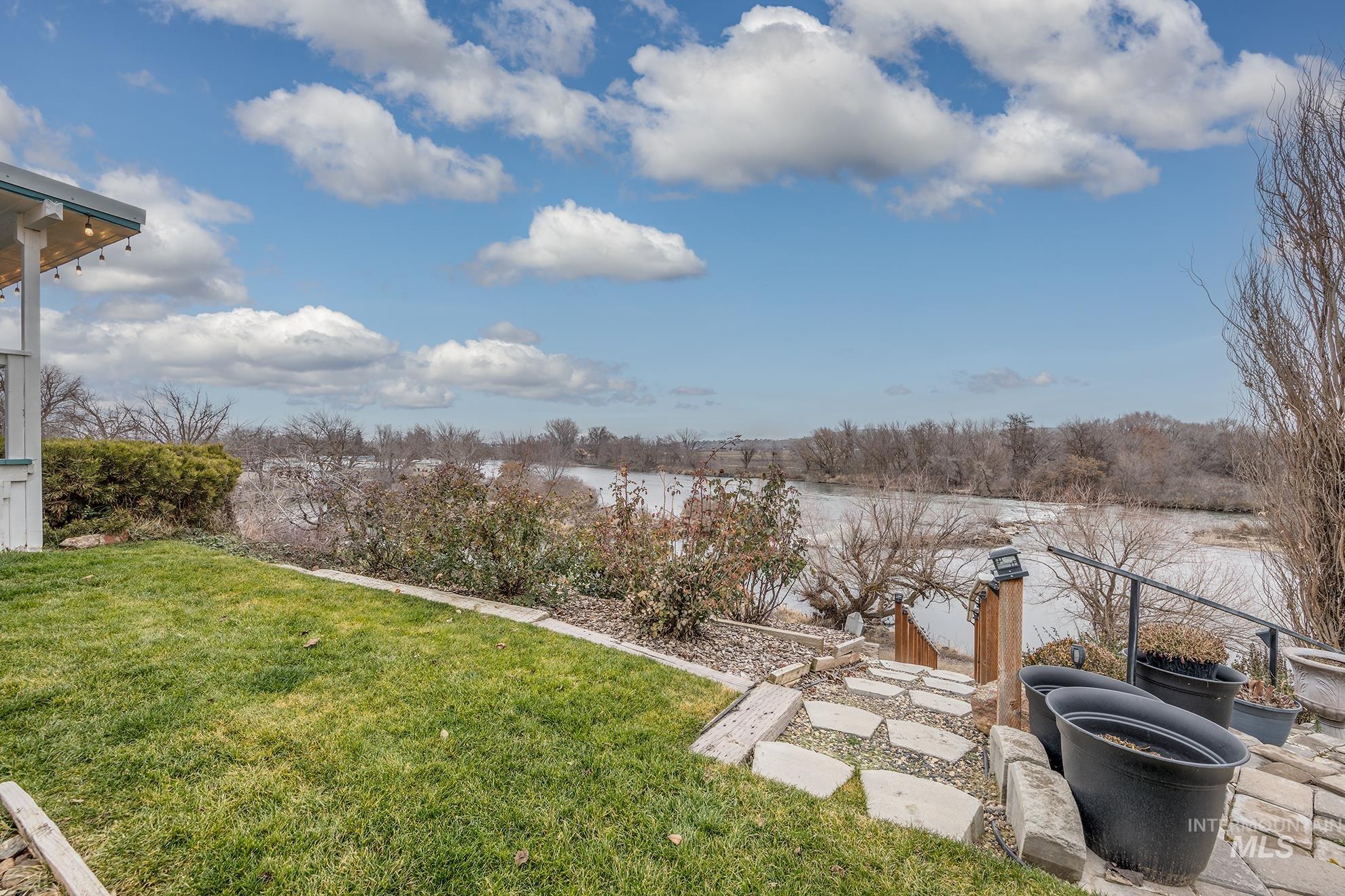 2750 Alden, Fruitland, Idaho 83619, 3 Bedrooms, 2 Bathrooms, Residential For Sale, Price $275,000,MLS 98972411