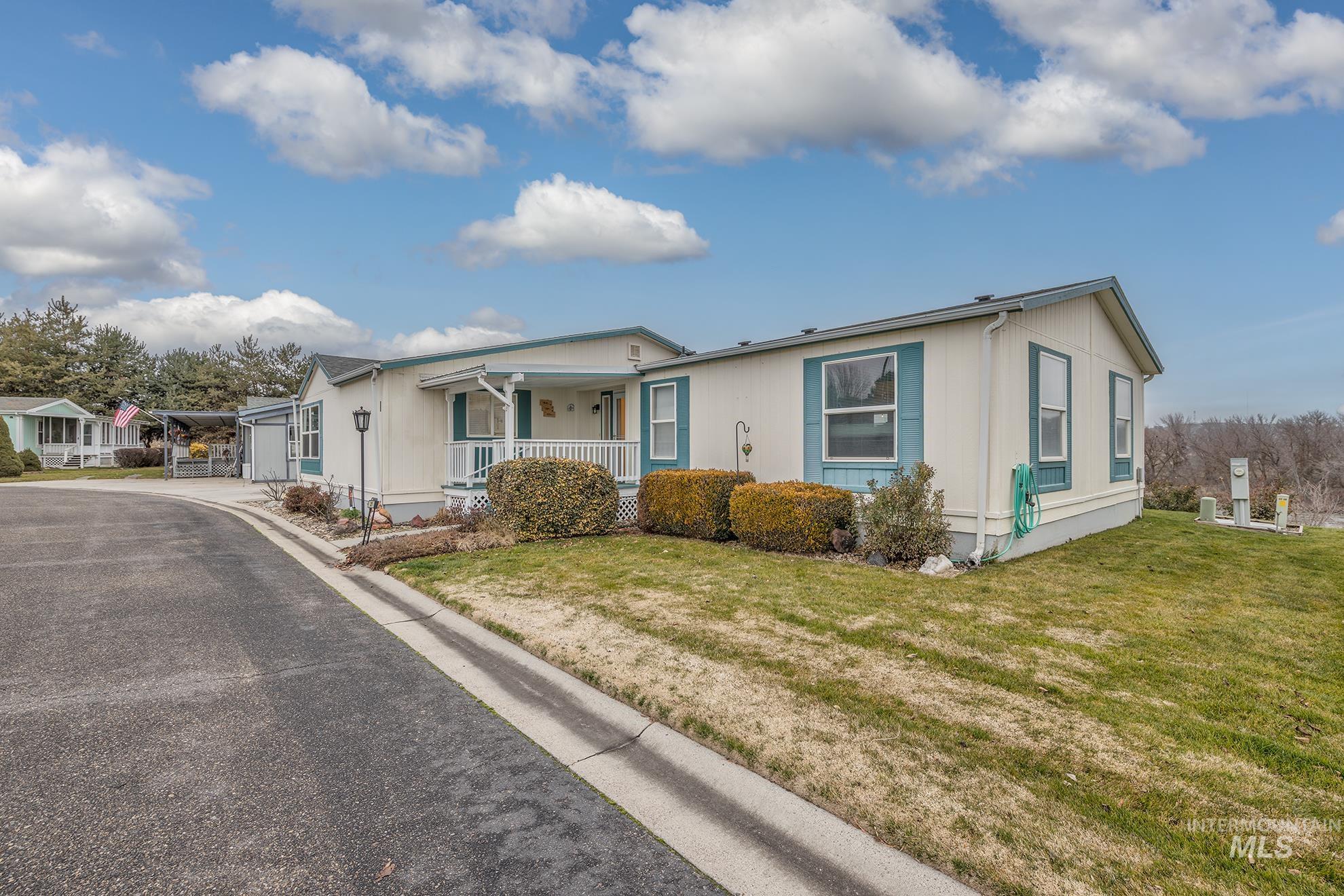 2750 Alden, Fruitland, Idaho 83619, 3 Bedrooms, 2 Bathrooms, Residential For Sale, Price $275,000,MLS 98972411