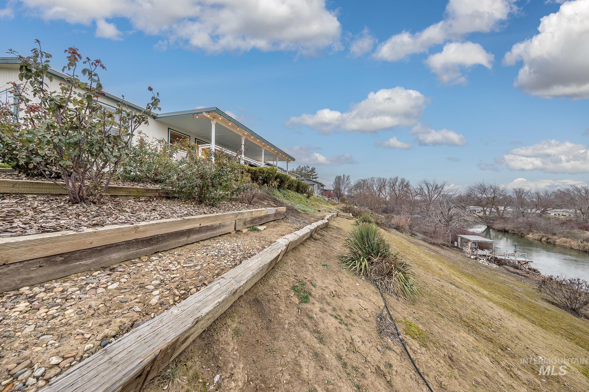 2750 Alden, Fruitland, Idaho 83619, 3 Bedrooms, 2 Bathrooms, Residential For Sale, Price $275,000,MLS 98972411