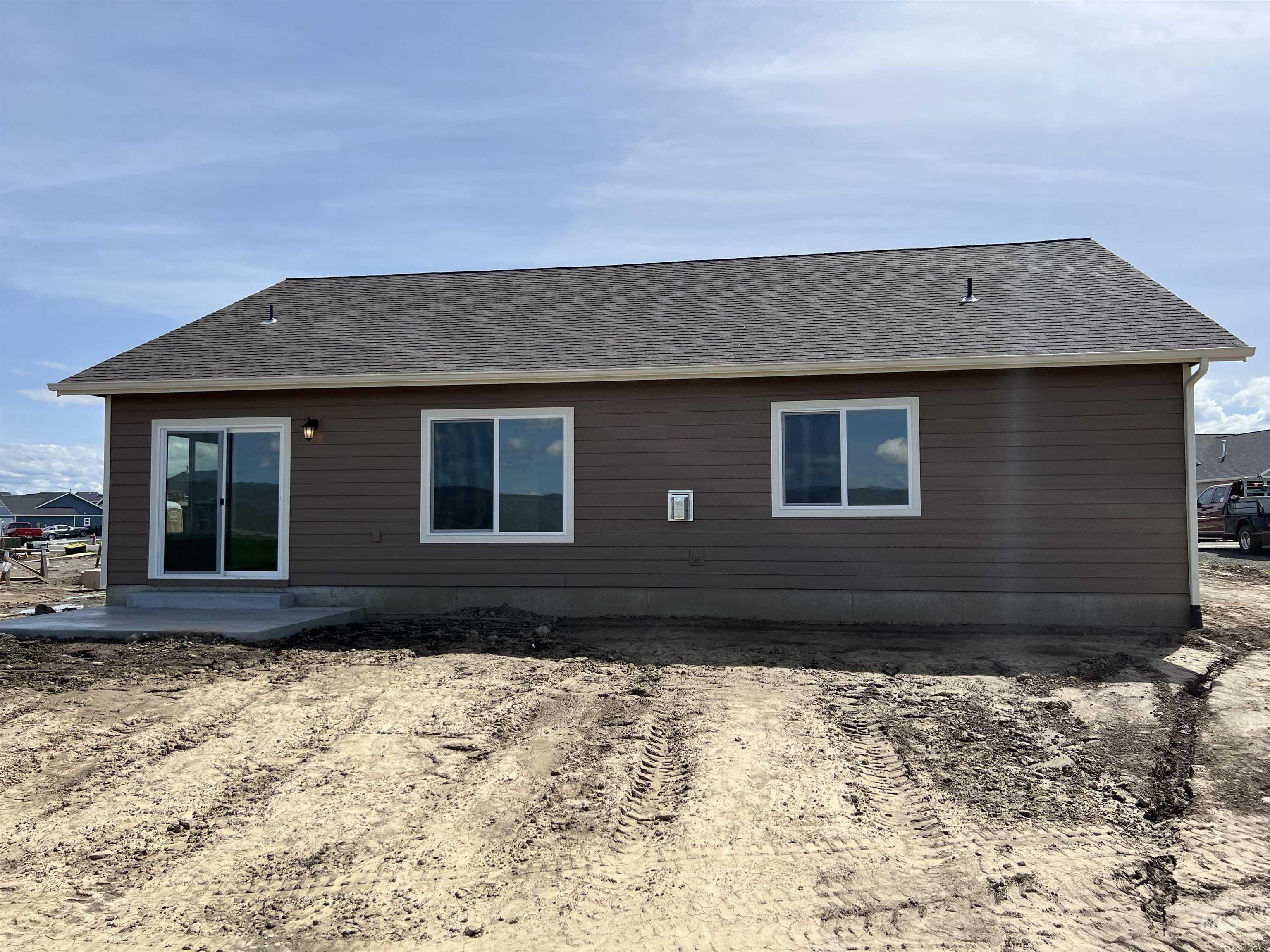 1738 Yellowstone Court, Lewiston, Idaho 83501, 3 Bedrooms, 2 Bathrooms, Residential For Sale, Price $389,900,MLS 98972412