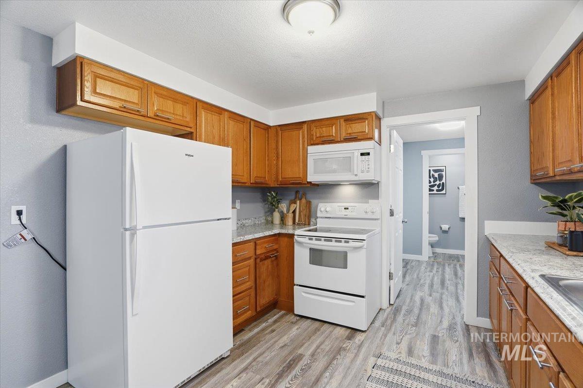 406 N Shady Grove Pl, Kuna, Idaho 83634, 3 Bedrooms, 1.5 Bathrooms, Residential For Sale, Price $339,000,MLS 98972414