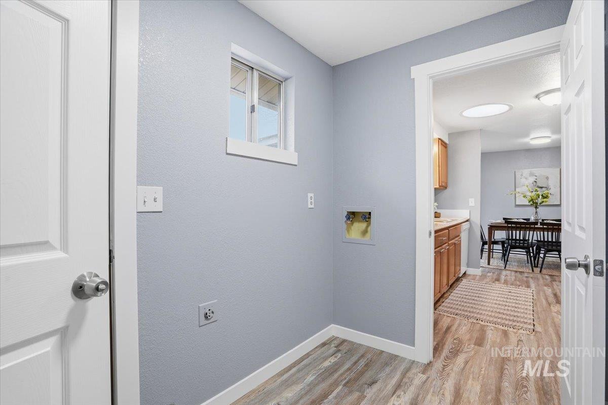 406 N Shady Grove Pl, Kuna, Idaho 83634, 3 Bedrooms, 1.5 Bathrooms, Residential For Sale, Price $339,000,MLS 98972414