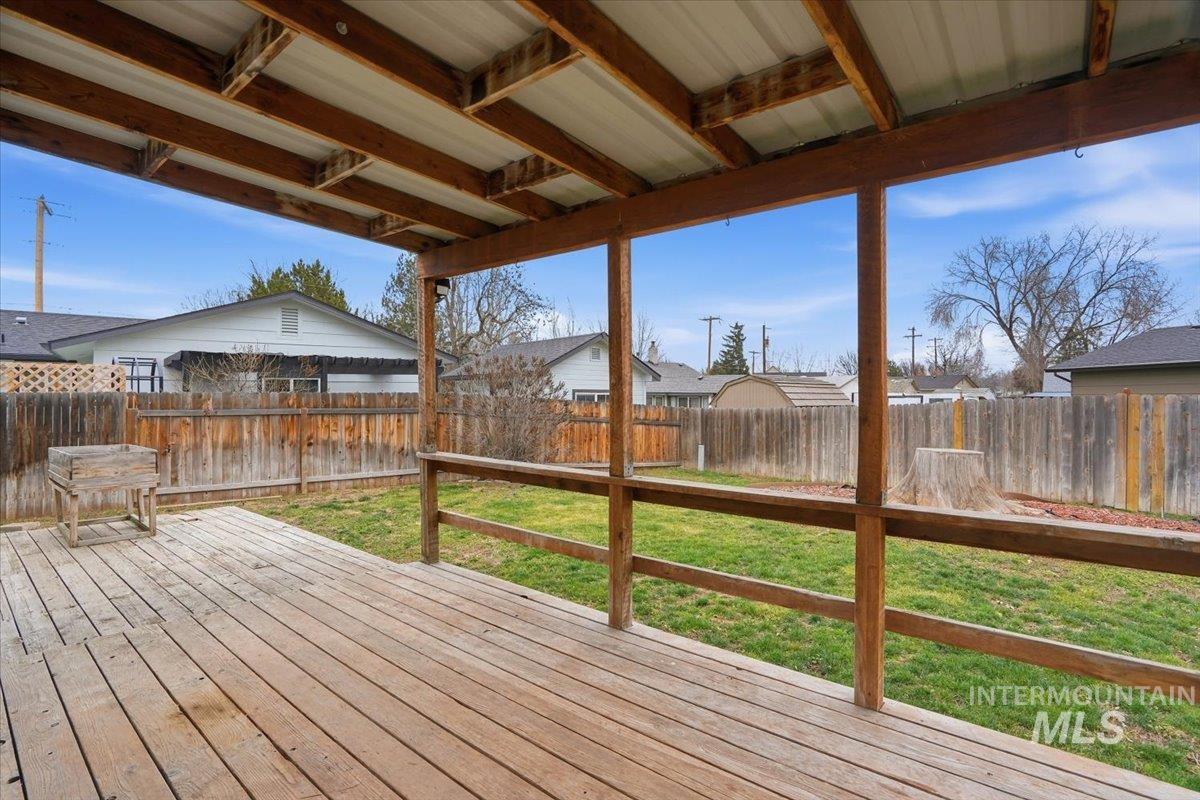 406 N Shady Grove Pl, Kuna, Idaho 83634, 3 Bedrooms, 1.5 Bathrooms, Residential For Sale, Price $339,000,MLS 98972414