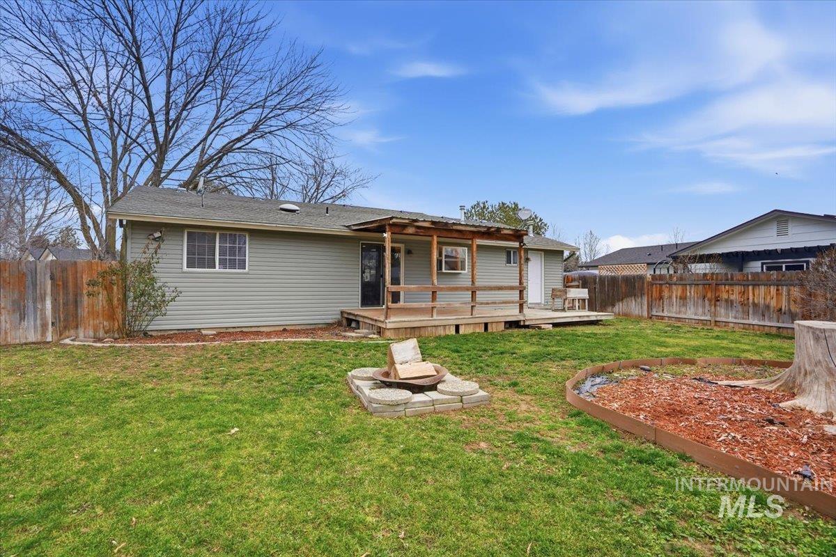 406 N Shady Grove Pl, Kuna, Idaho 83634, 3 Bedrooms, 1.5 Bathrooms, Residential For Sale, Price $339,000,MLS 98972414