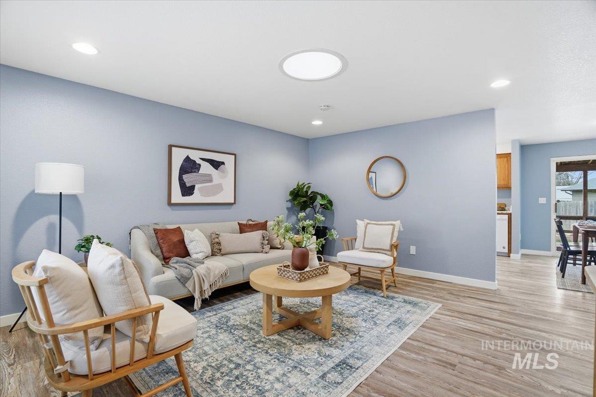 406 N Shady Grove Pl, Kuna, Idaho 83634, 3 Bedrooms, 1.5 Bathrooms, Residential For Sale, Price $339,000,MLS 98972414