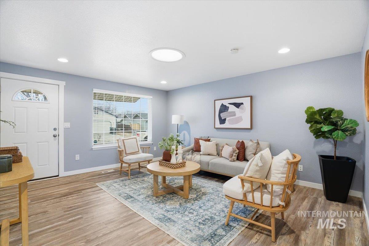 406 N Shady Grove Pl, Kuna, Idaho 83634, 3 Bedrooms, 1.5 Bathrooms, Residential For Sale, Price $339,000,MLS 98972414