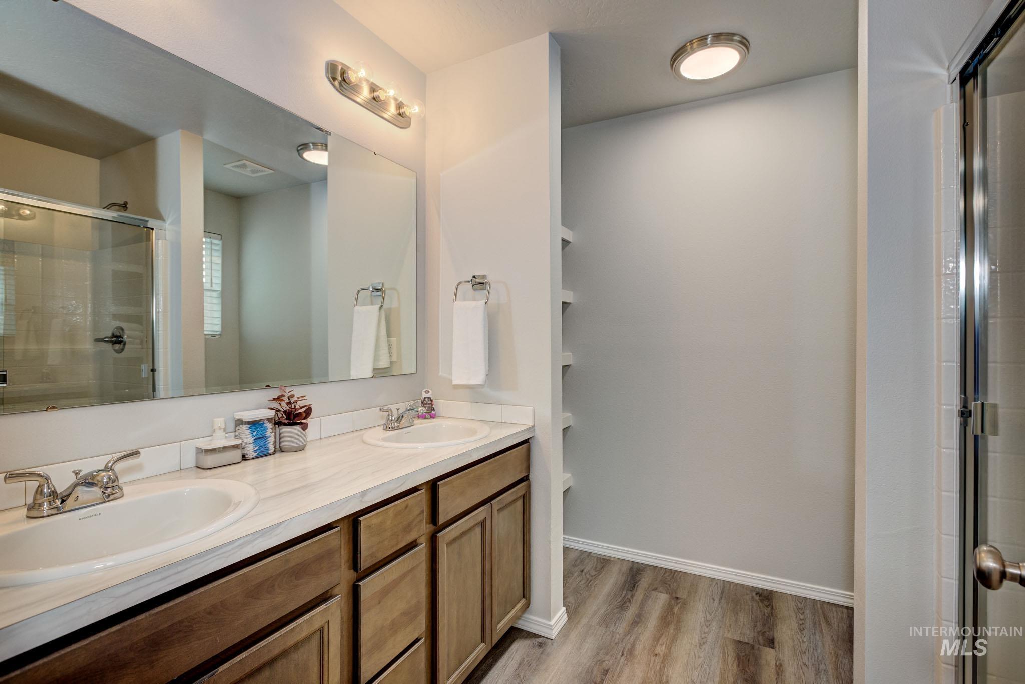 4394 W Sunny Cove St, Meridian, Idaho 83646, 4 Bedrooms, 2 Bathrooms, Residential For Sale, Price $499,900,MLS 98972416