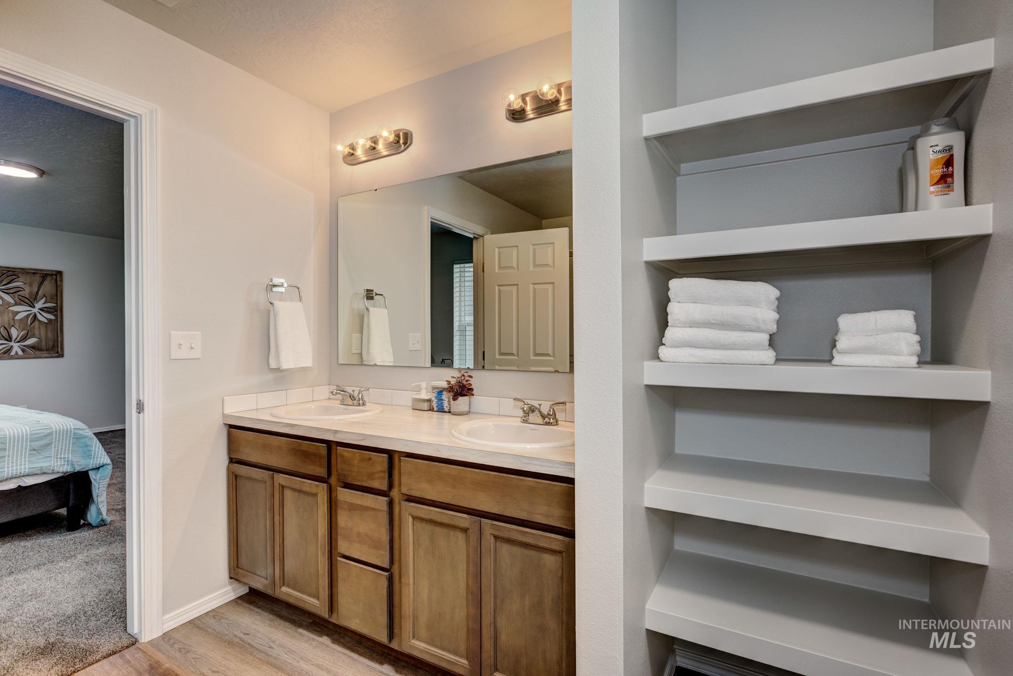 4394 W Sunny Cove St, Meridian, Idaho 83646, 4 Bedrooms, 2 Bathrooms, Residential For Sale, Price $499,900,MLS 98972416