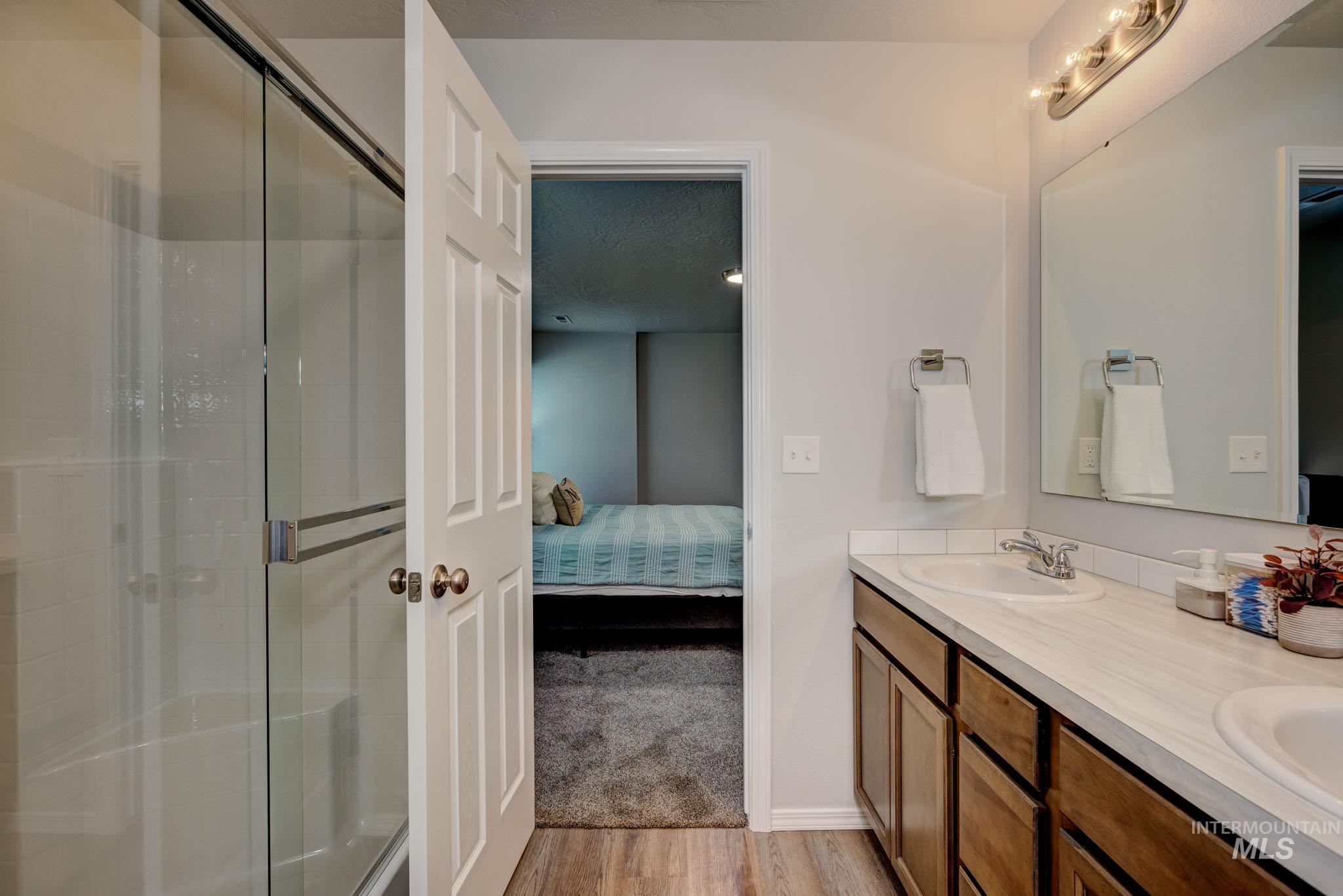 4394 W Sunny Cove St, Meridian, Idaho 83646, 4 Bedrooms, 2 Bathrooms, Residential For Sale, Price $499,900,MLS 98972416