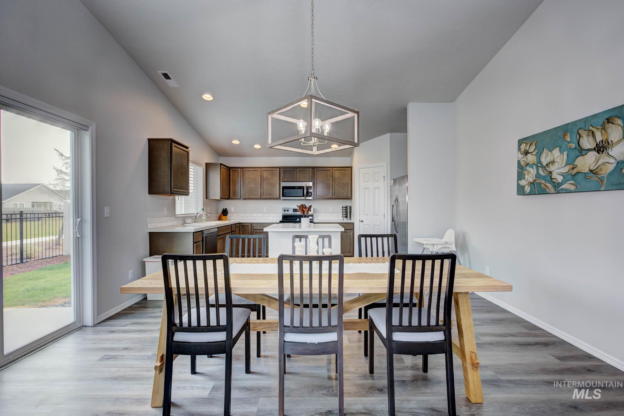 4394 W Sunny Cove St, Meridian, Idaho 83646, 4 Bedrooms, 2 Bathrooms, Residential For Sale, Price $499,900,MLS 98972416