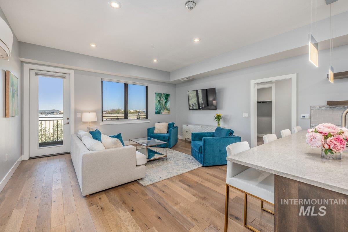 880 W River Street, Boise, Idaho 83702-0000, 1 Bedroom, 1 Bathroom, Residential For Sale, Price $579,000,MLS 98972418