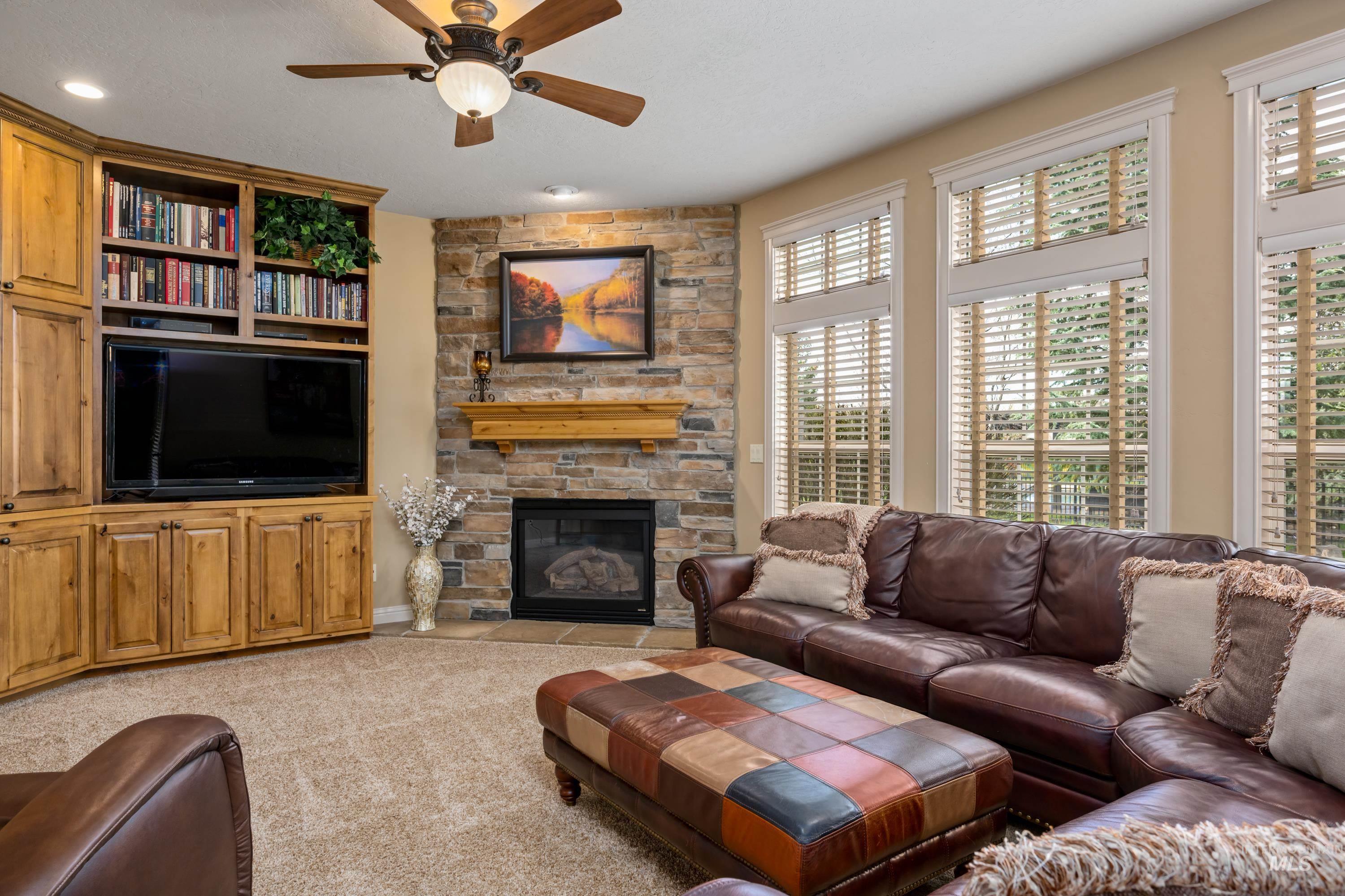 647 W Water Grove Drive, Eagle, Idaho 83616, 5 Bedrooms, 4.5 Bathrooms, Residential For Sale, Price $1,199,000,MLS 98972419