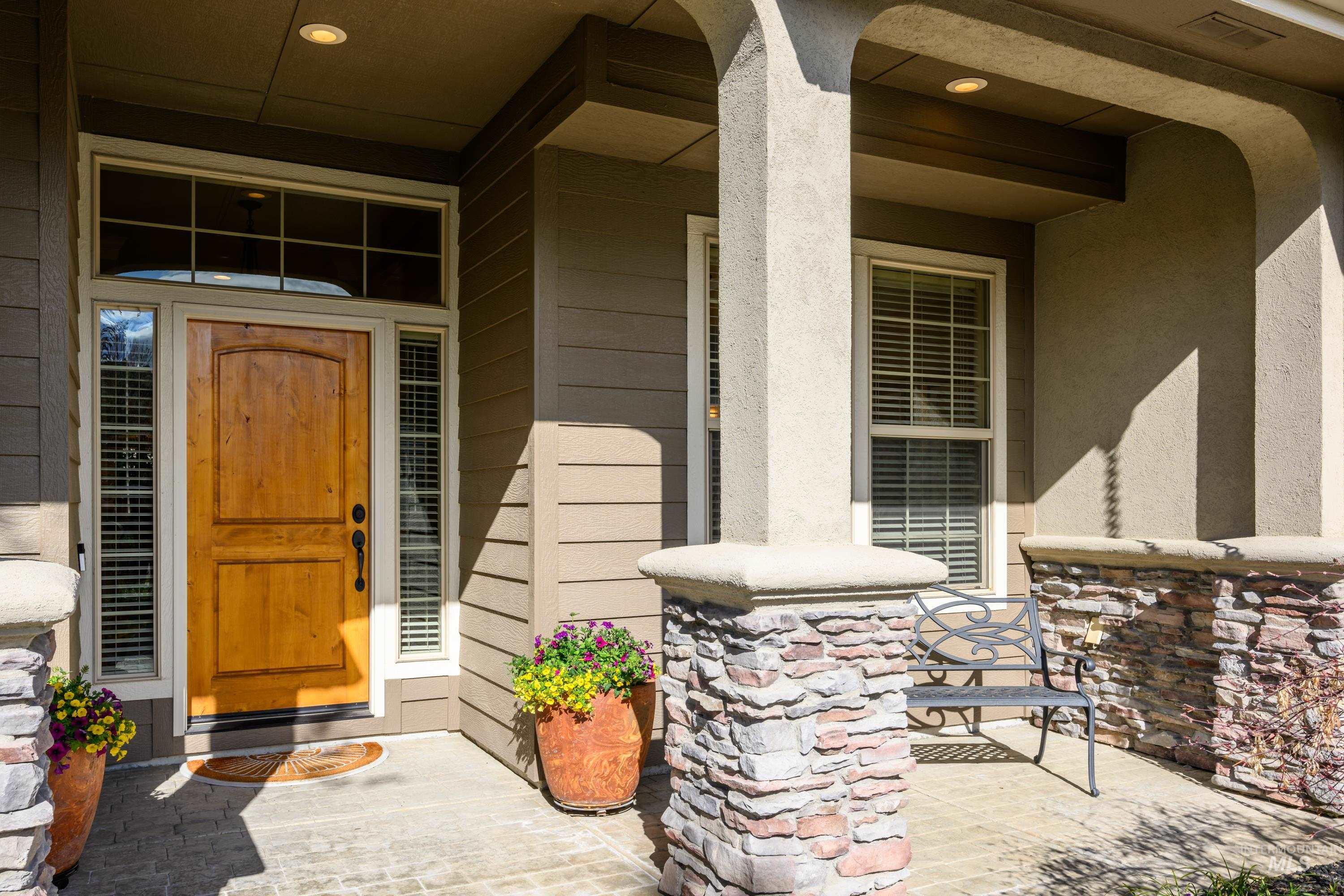 647 W Water Grove Drive, Eagle, Idaho 83616, 5 Bedrooms, 4.5 Bathrooms, Residential For Sale, Price $1,199,000,MLS 98972419