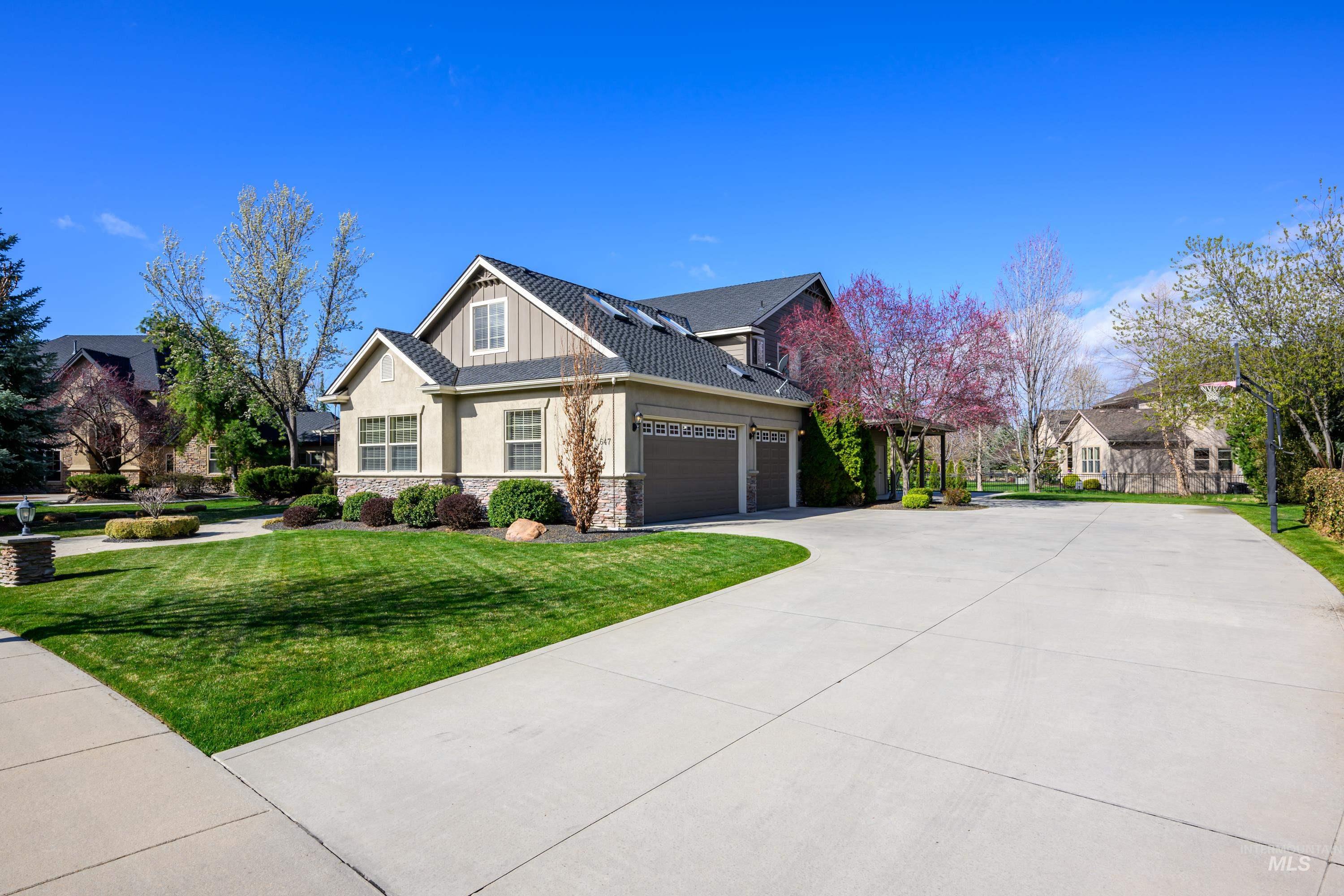 647 W Water Grove Drive, Eagle, Idaho 83616, 5 Bedrooms, 4.5 Bathrooms, Residential For Sale, Price $1,199,000,MLS 98972419