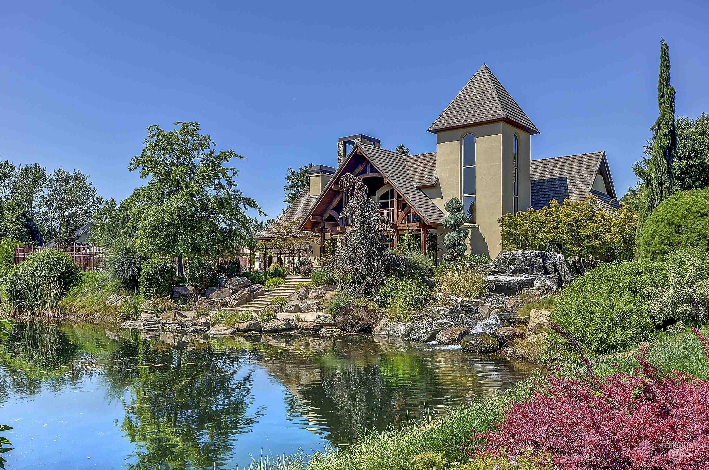 647 W Water Grove Drive, Eagle, Idaho 83616, 5 Bedrooms, 4.5 Bathrooms, Residential For Sale, Price $1,199,000,MLS 98972419