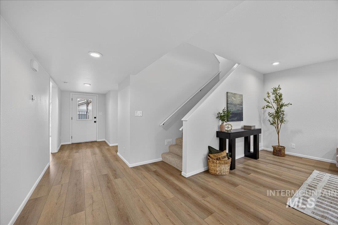 1549 E Lenz Lane, Boise, Idaho 83712, 3 Bedrooms, 2.5 Bathrooms, Residential For Sale, Price $775,000, 98972420