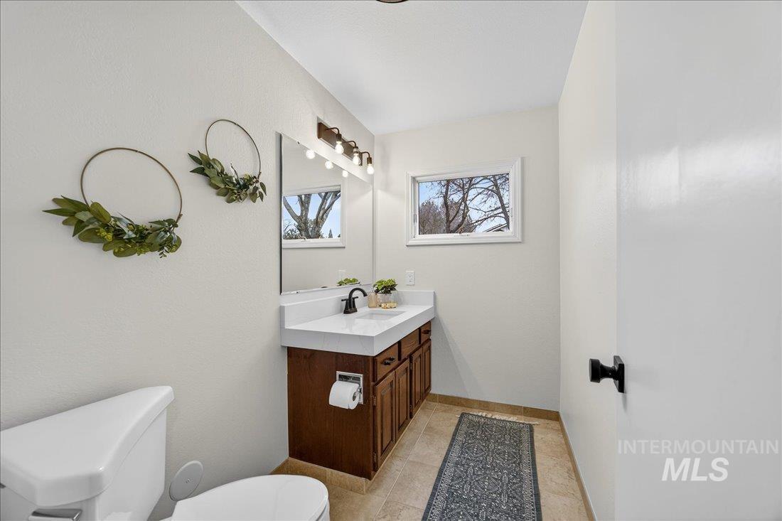 1549 E Lenz Lane, Boise, Idaho 83712, 3 Bedrooms, 2.5 Bathrooms, Residential For Sale, Price $750,000,MLS 98972420